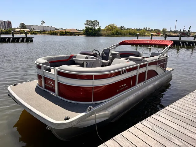 Rent a Bennington Marine pontoon in Orange Beach, AL near me