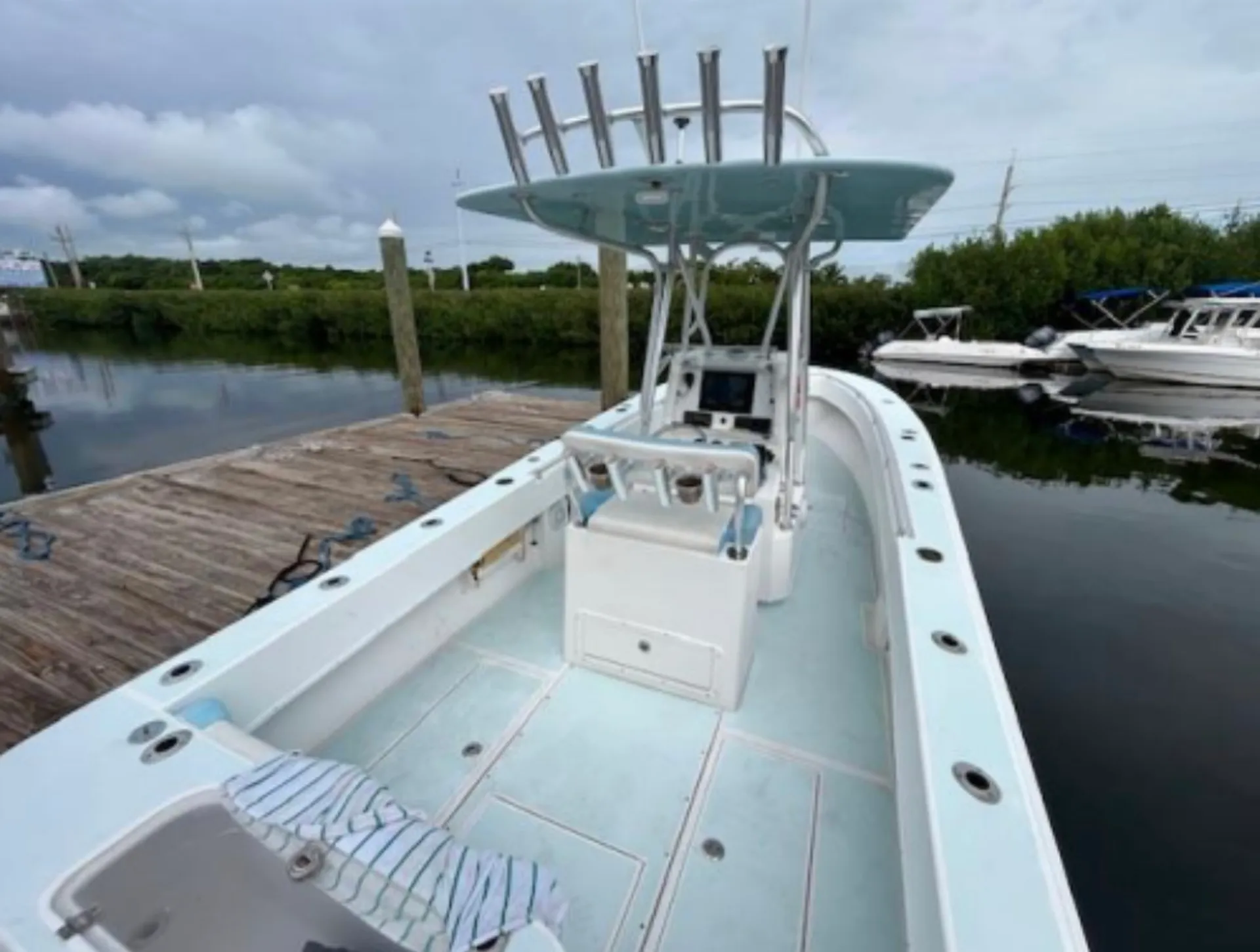 28ft Contender - Captained fishing and snorkeling trips