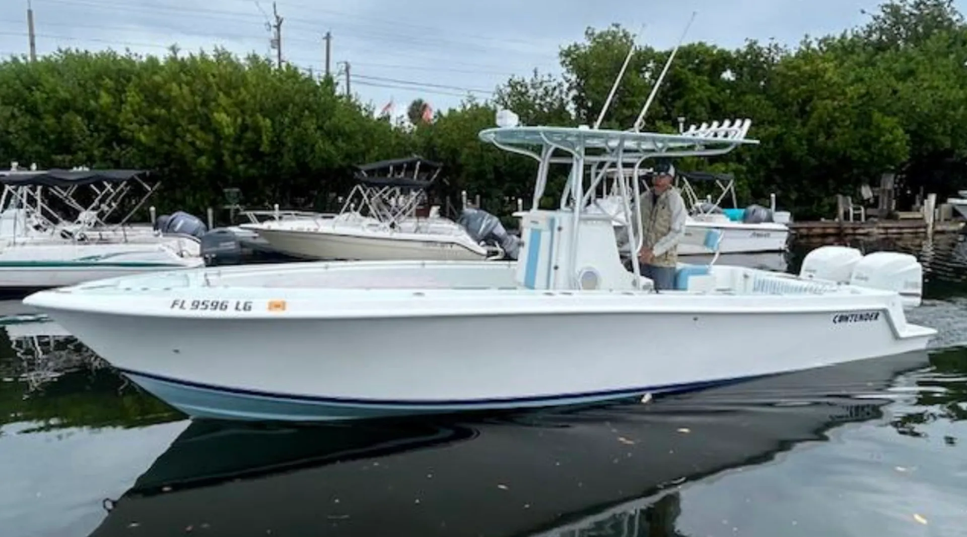 28ft Contender - Captained fishing and snorkeling trips
