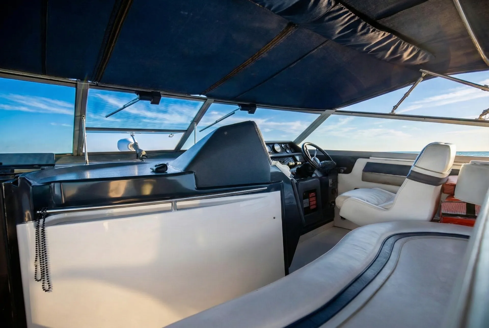 Sea Ray Boats Sundancer 50 in Chicago, IL — photo 5