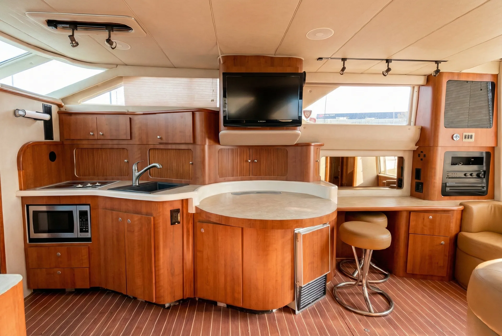 Sea Ray Boats 440 Express Bridge in Chicago, IL — photo 7