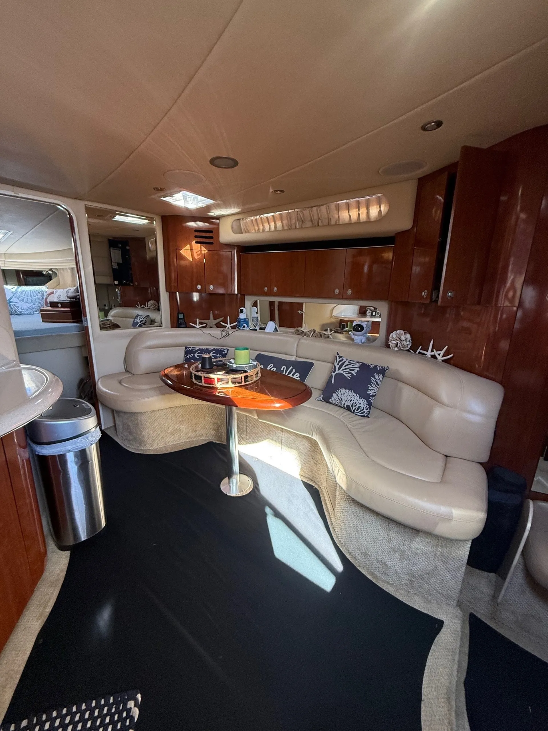 42' Sea Ray Sundancer Luxury Yacht - Welcome aboard! 