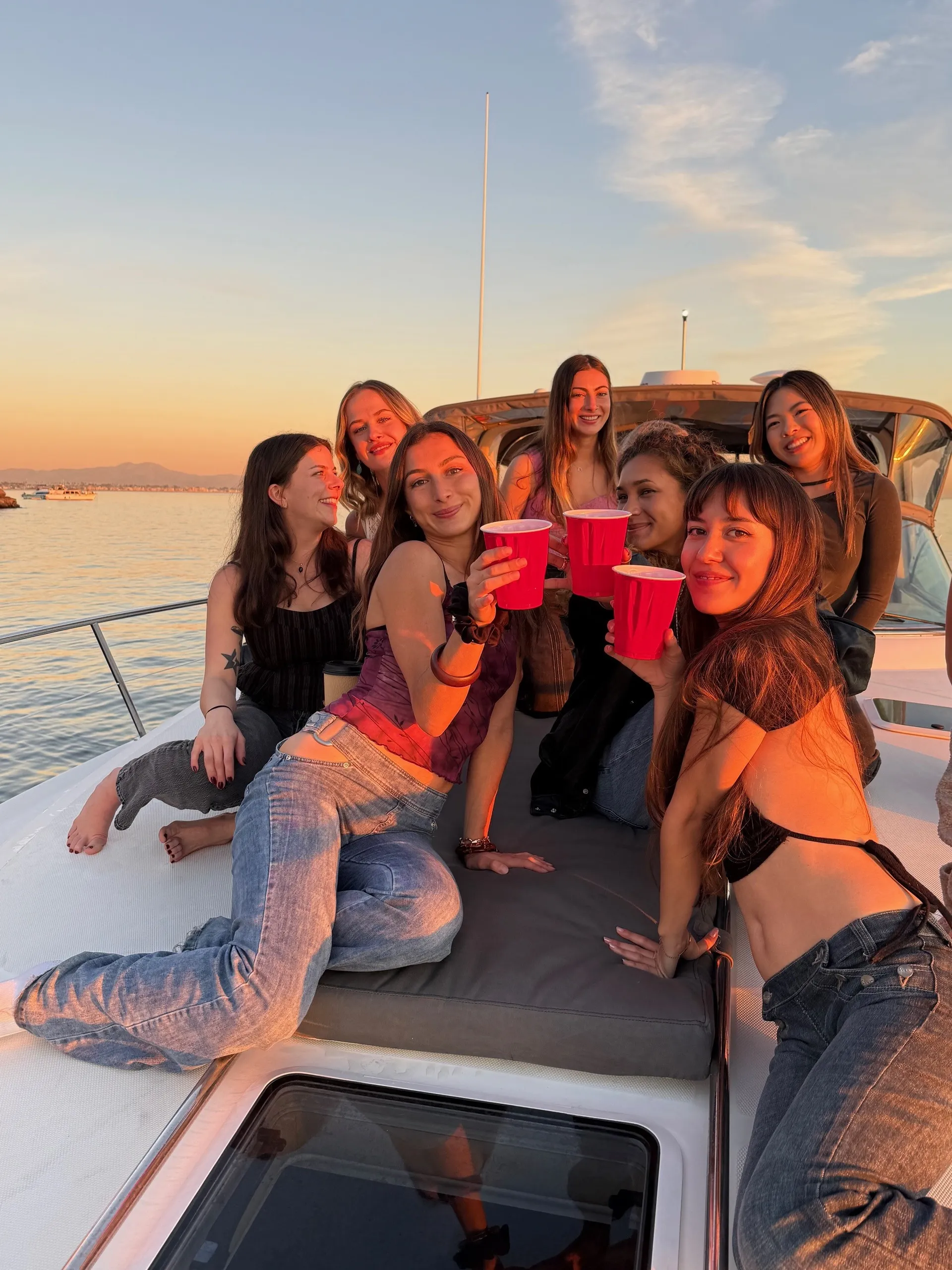 42' Sea Ray Sundancer Luxury Yacht - Welcome aboard! 