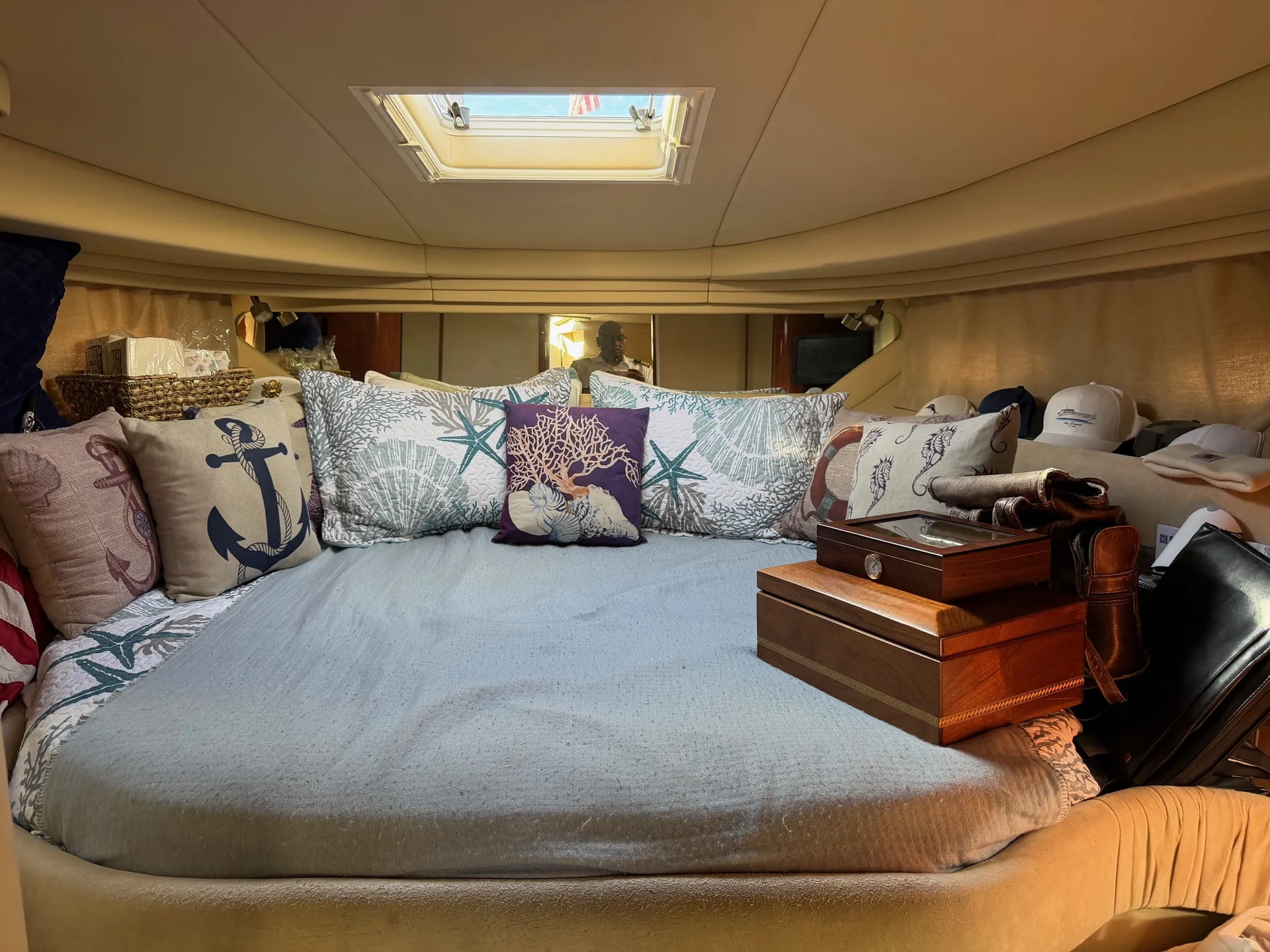 42' Sea Ray Sundancer Luxury Yacht - Welcome aboard! 
