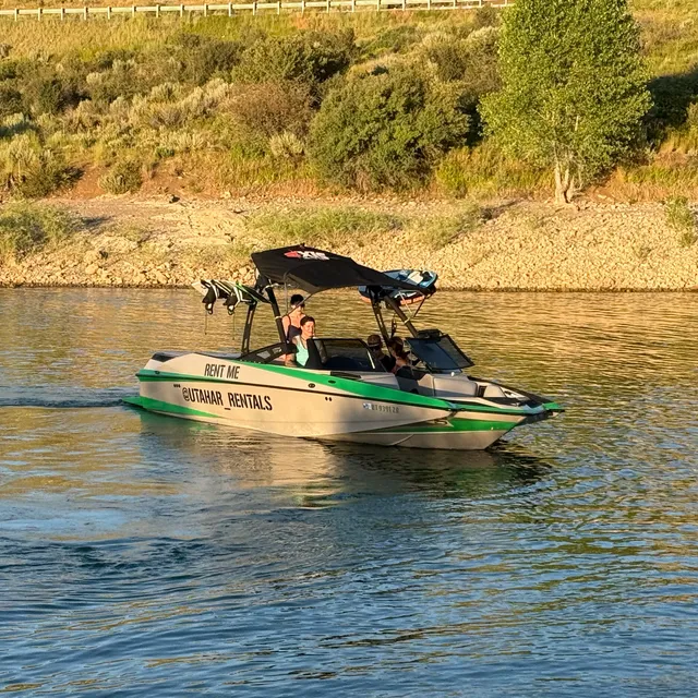 Rent a AXIS WAKE RESEARCH ski and wakeboard in Salt Lake City, UT near me