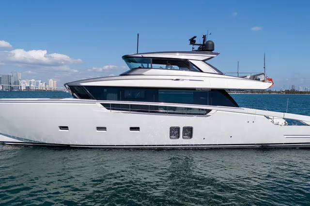Rent a Sanlorenzo motor yacht in Fort Lauderdale, FL near me