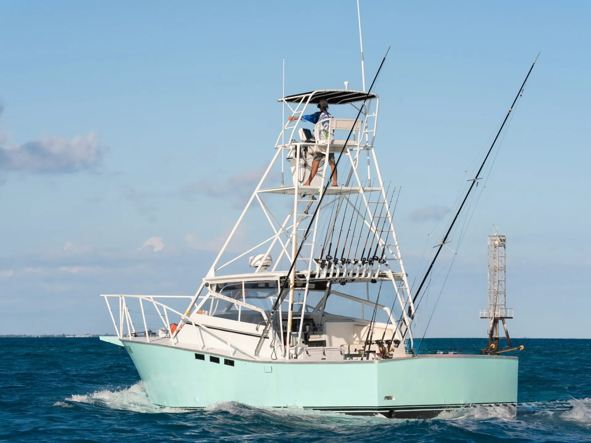 Catch Marlin, Tuna and More! 42’ Key West Charter for 10 pax!