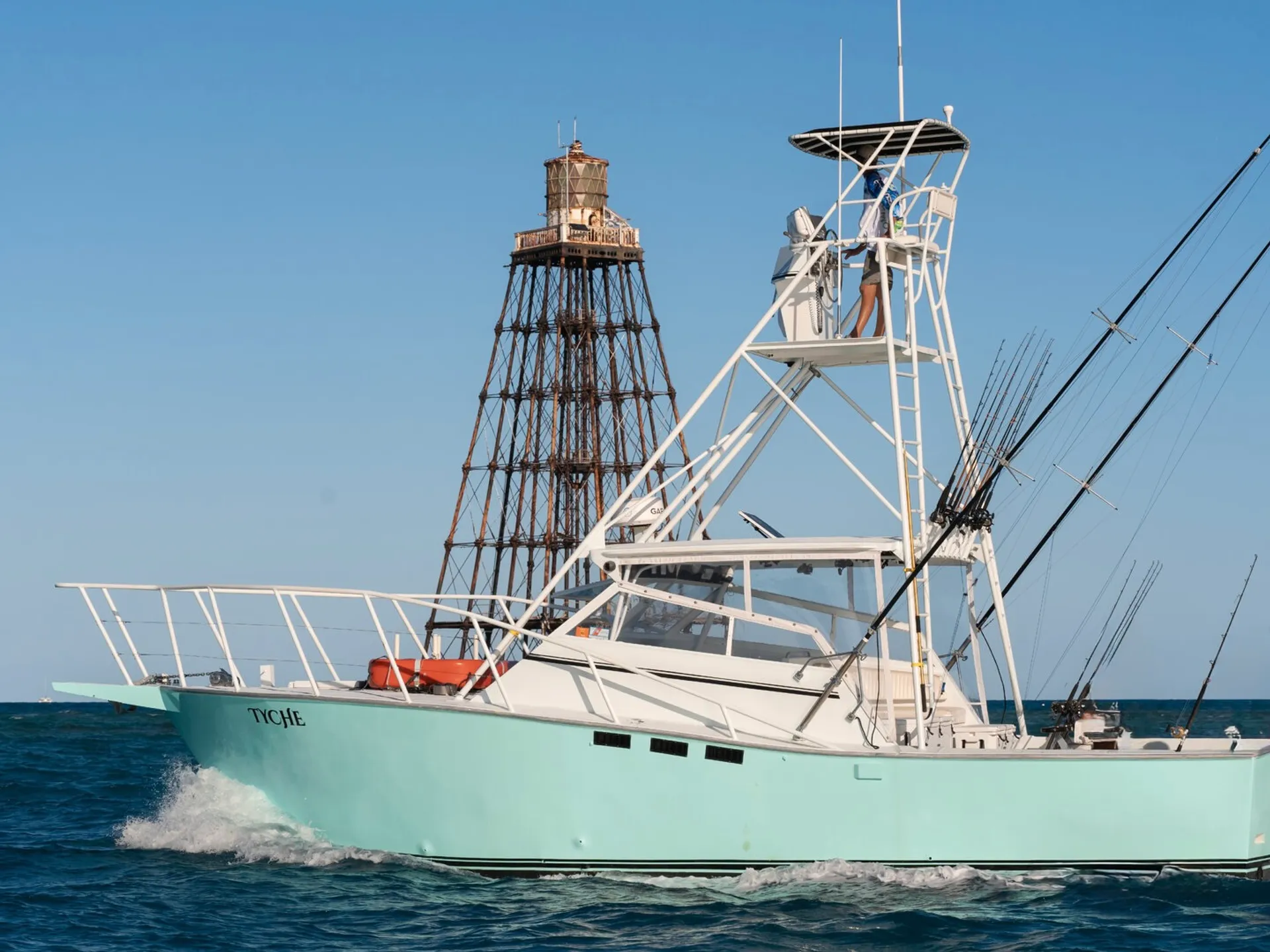 Catch Marlin, Tuna and More! 42’ Key West Charter for 10 pax!