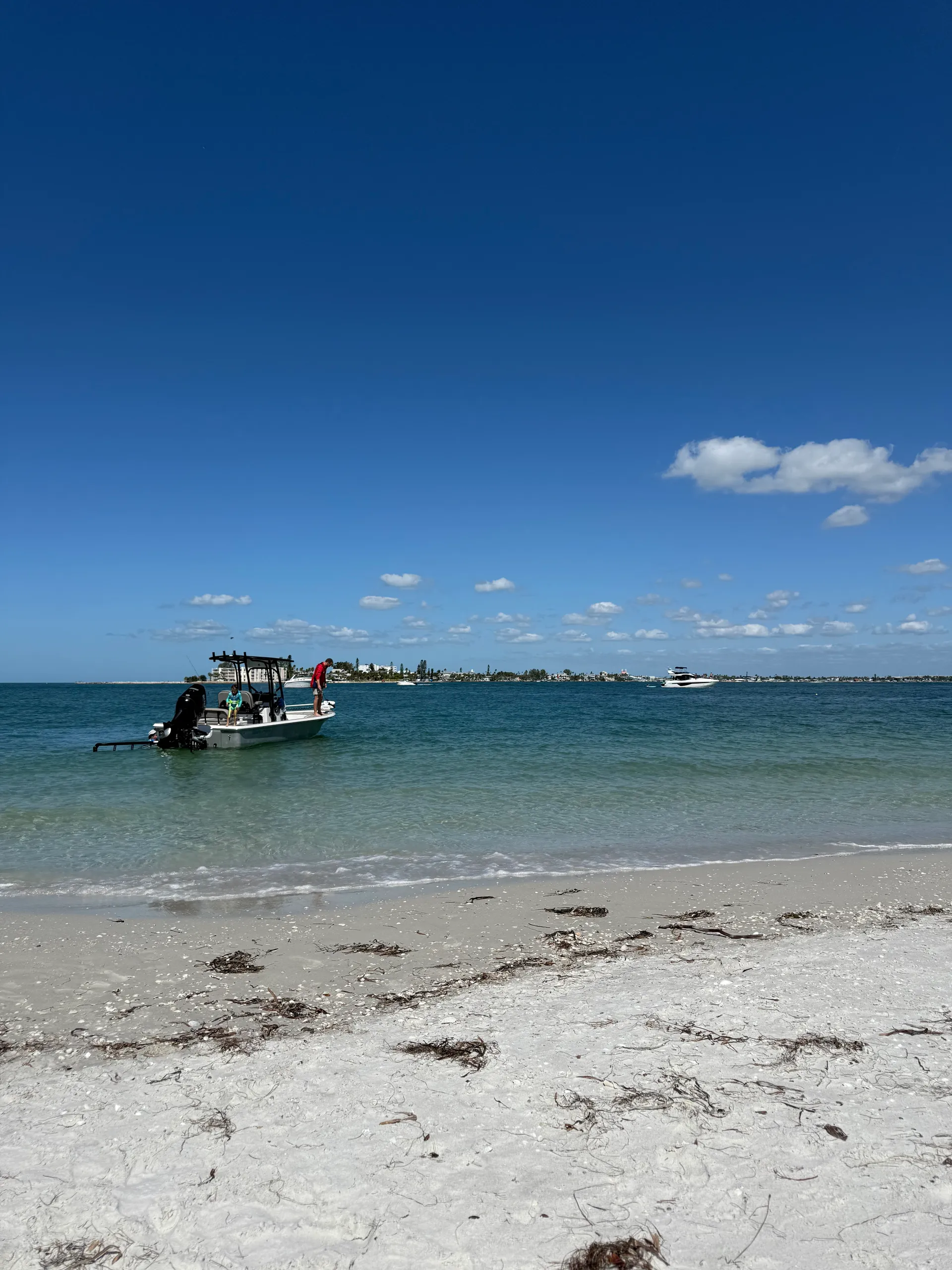 Welcome to our Sea Pro 23ft 228 Bay Series!