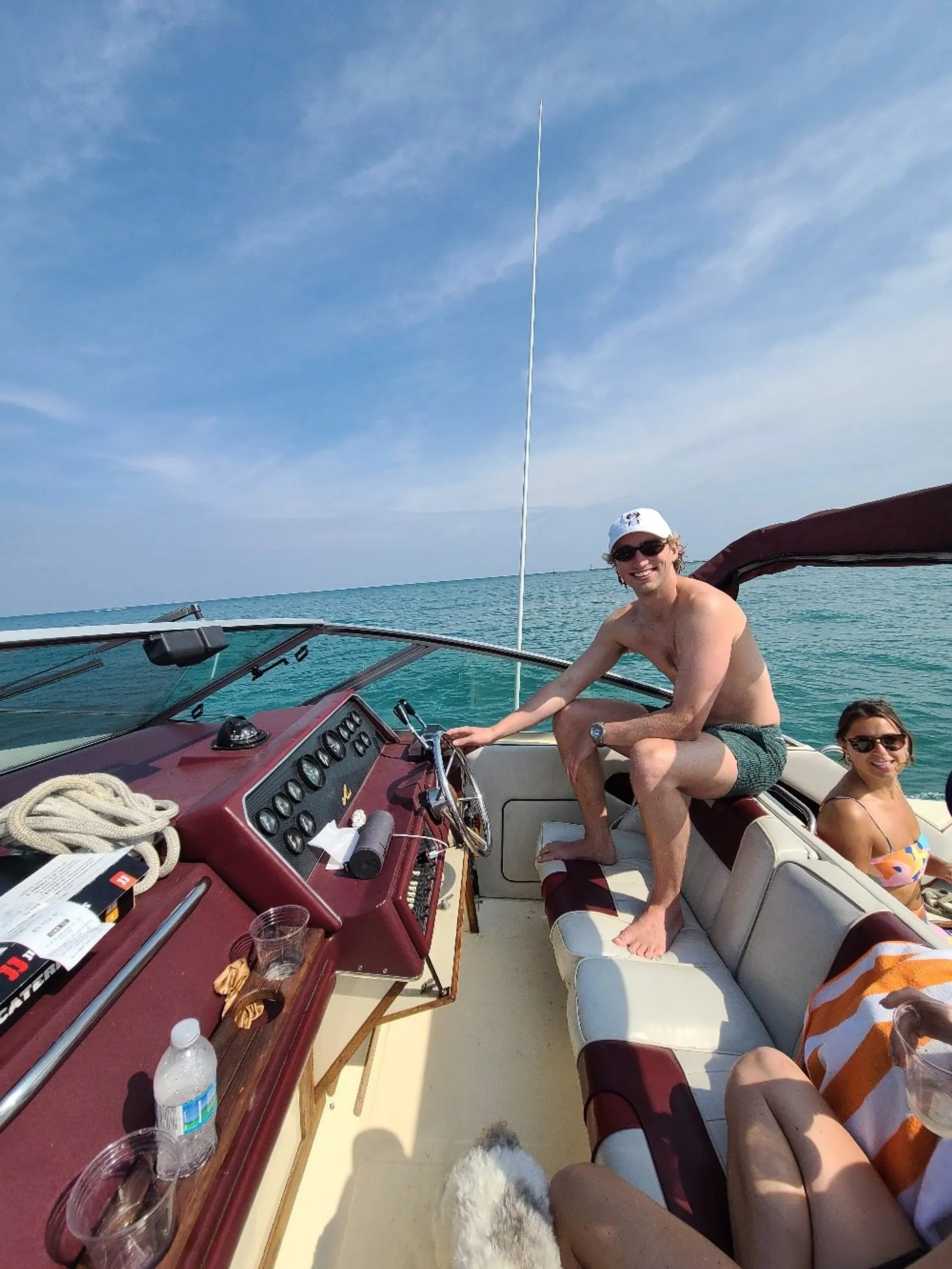 Sea Ray Boats 300 Weekender in Chicago, IL — photo 3
