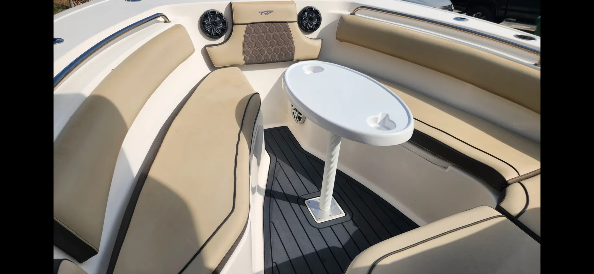 Beautiful Tidewater 232 LXF in Fort Pierce w/ Garmin + JL audio