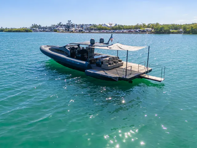 Rent a ANVERA motor yacht in Miami, FL near me