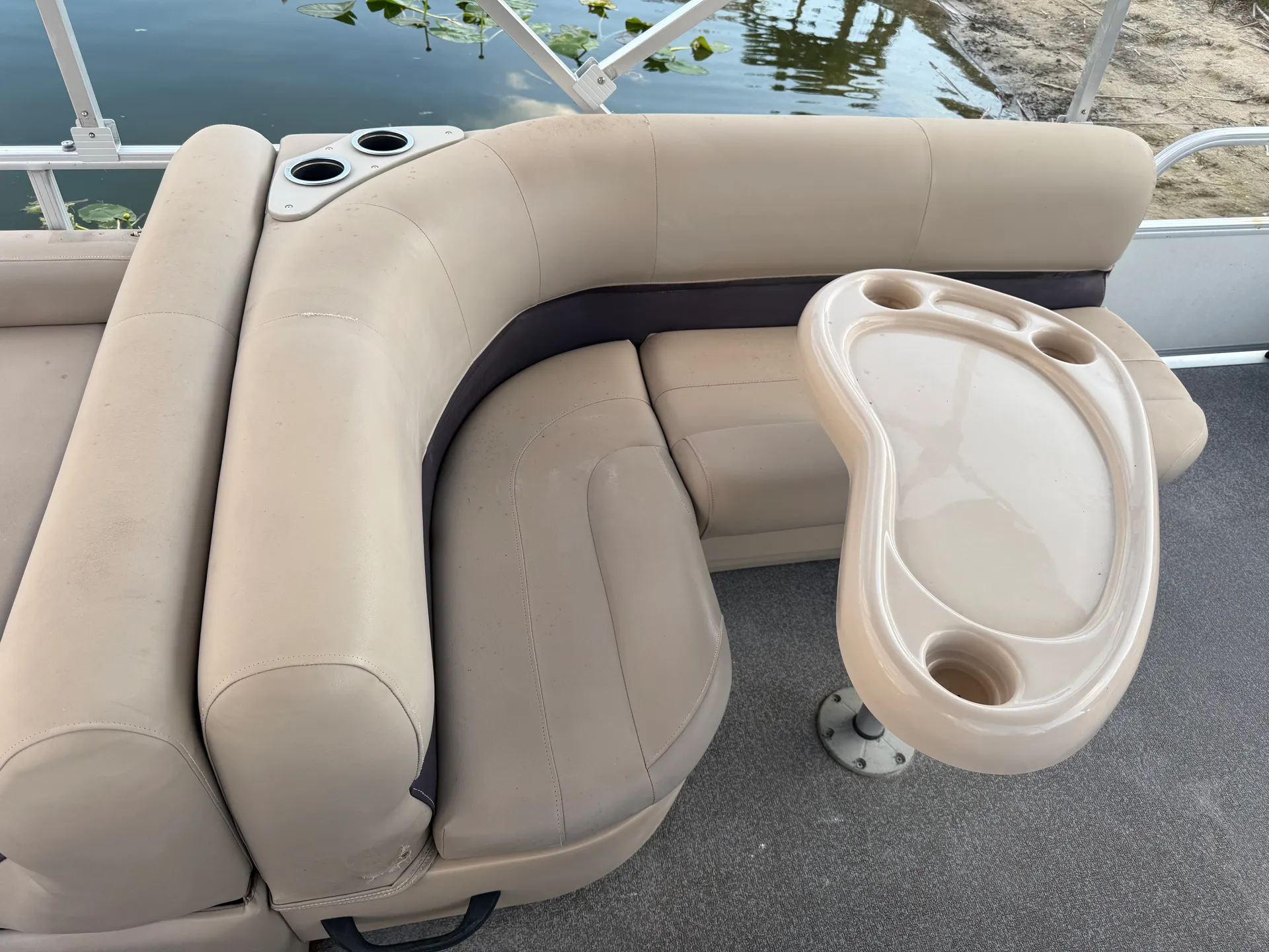 22ft 115HP Pontoon Boat I Freshwater Canal & Lakes I Seats 10