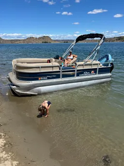 18ft Sun Tracker Party Barge - Cruise w/ Family and Friends boat photo