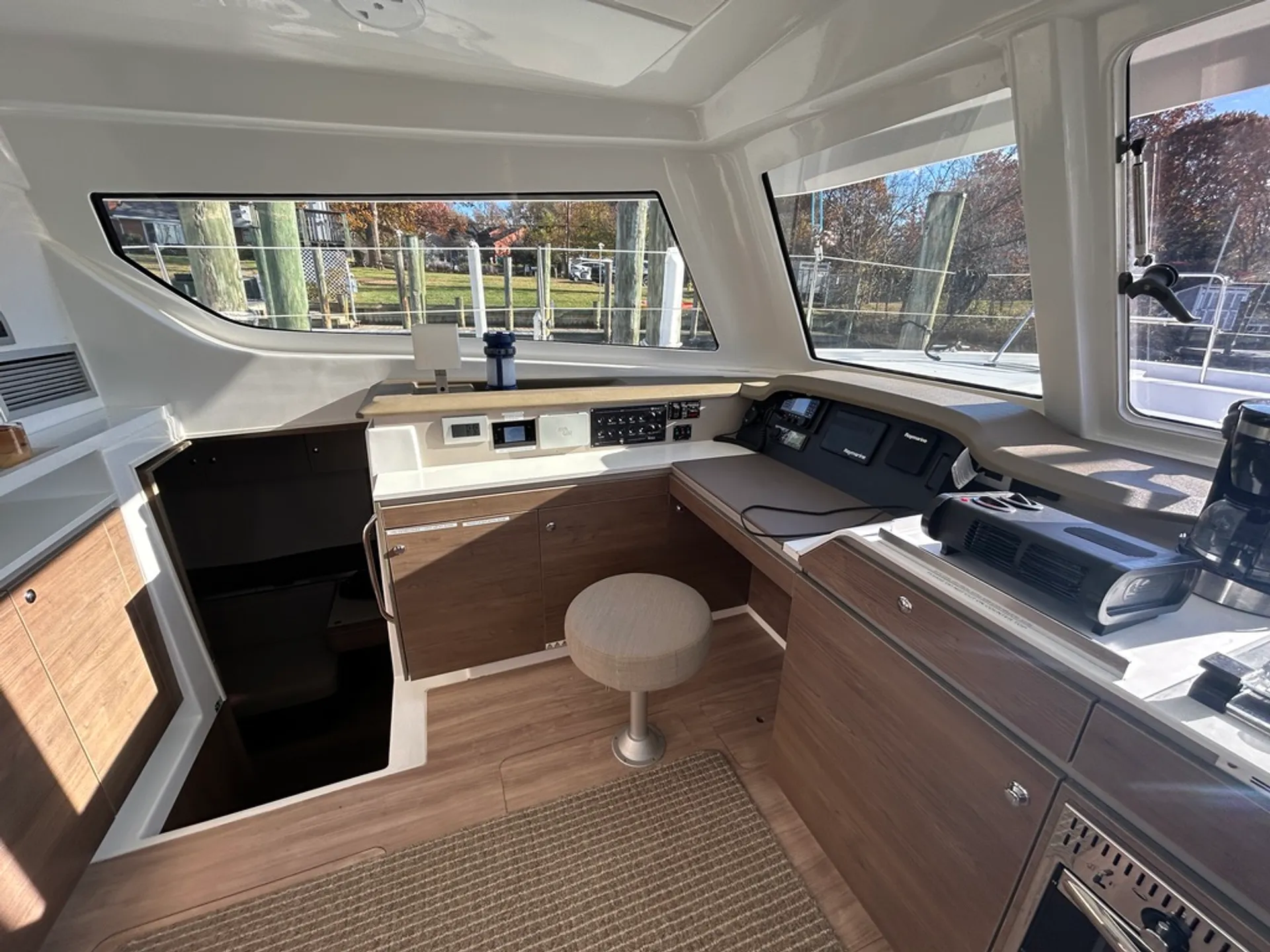 WATERS EDGE - Bali Catspace 38.0