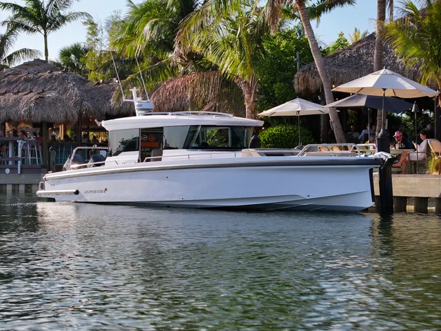 Rent a motor yacht in Key West, FL near me