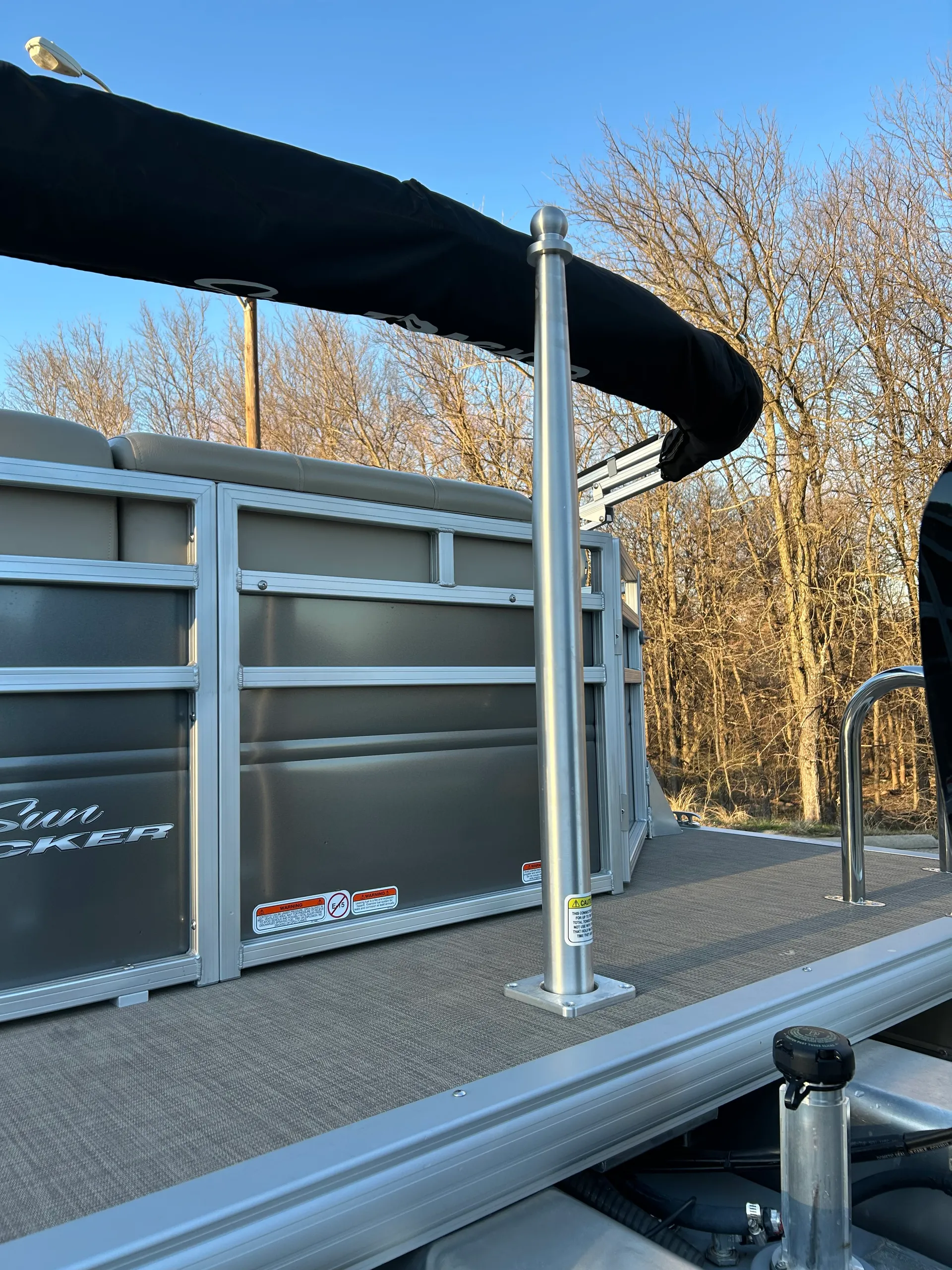 20ft PARTY BARGE WITH CAPTAIN READY FOR FUN IN THE SUN!!!!!