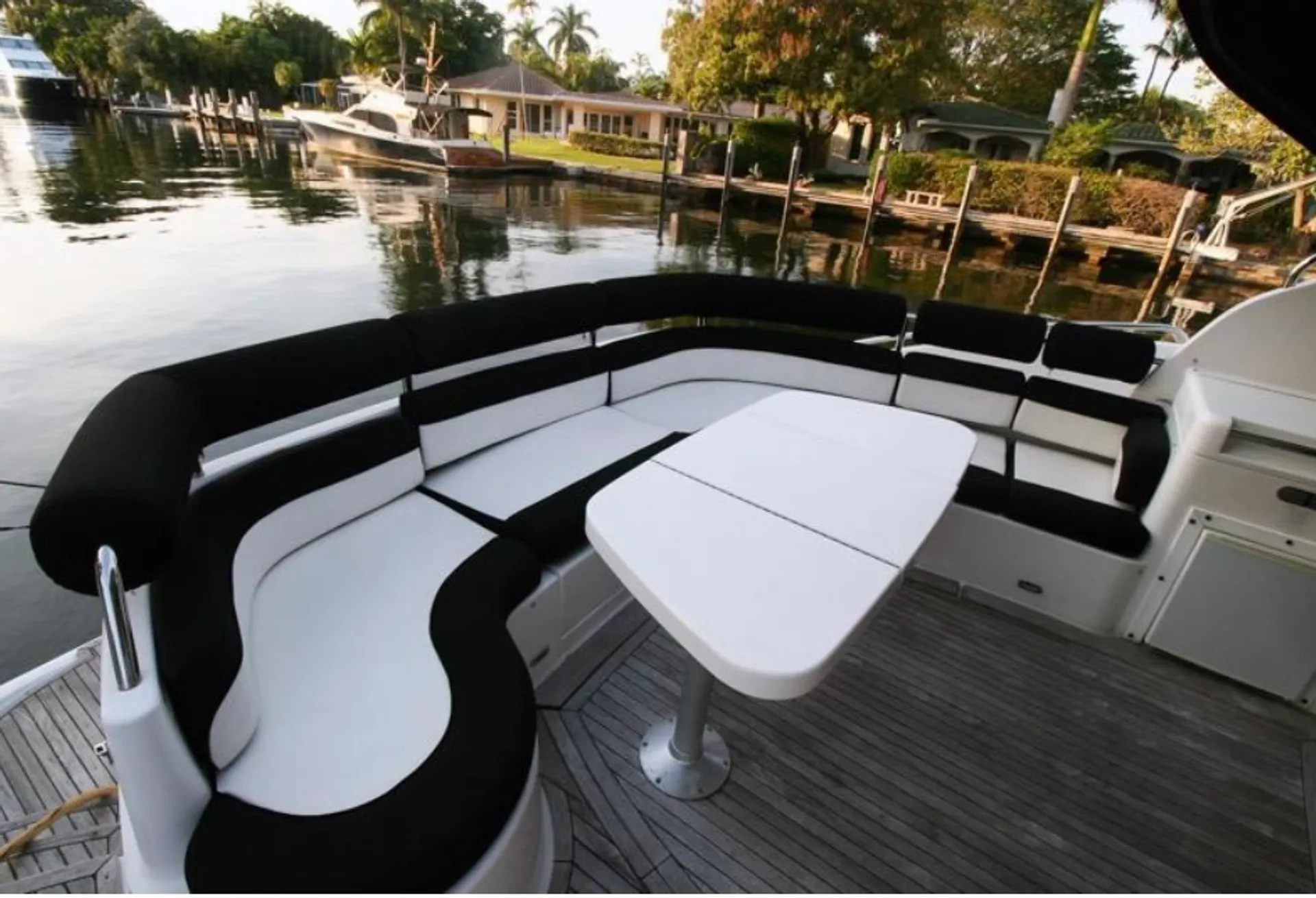NEPTUNUS YACHTS 54 EXPRESS CRUISER in Chicago, IL — photo 8