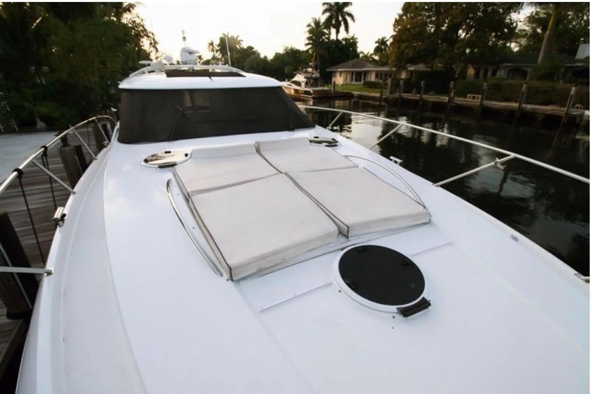 NEPTUNUS YACHTS 54 EXPRESS CRUISER in Chicago, IL — photo 2