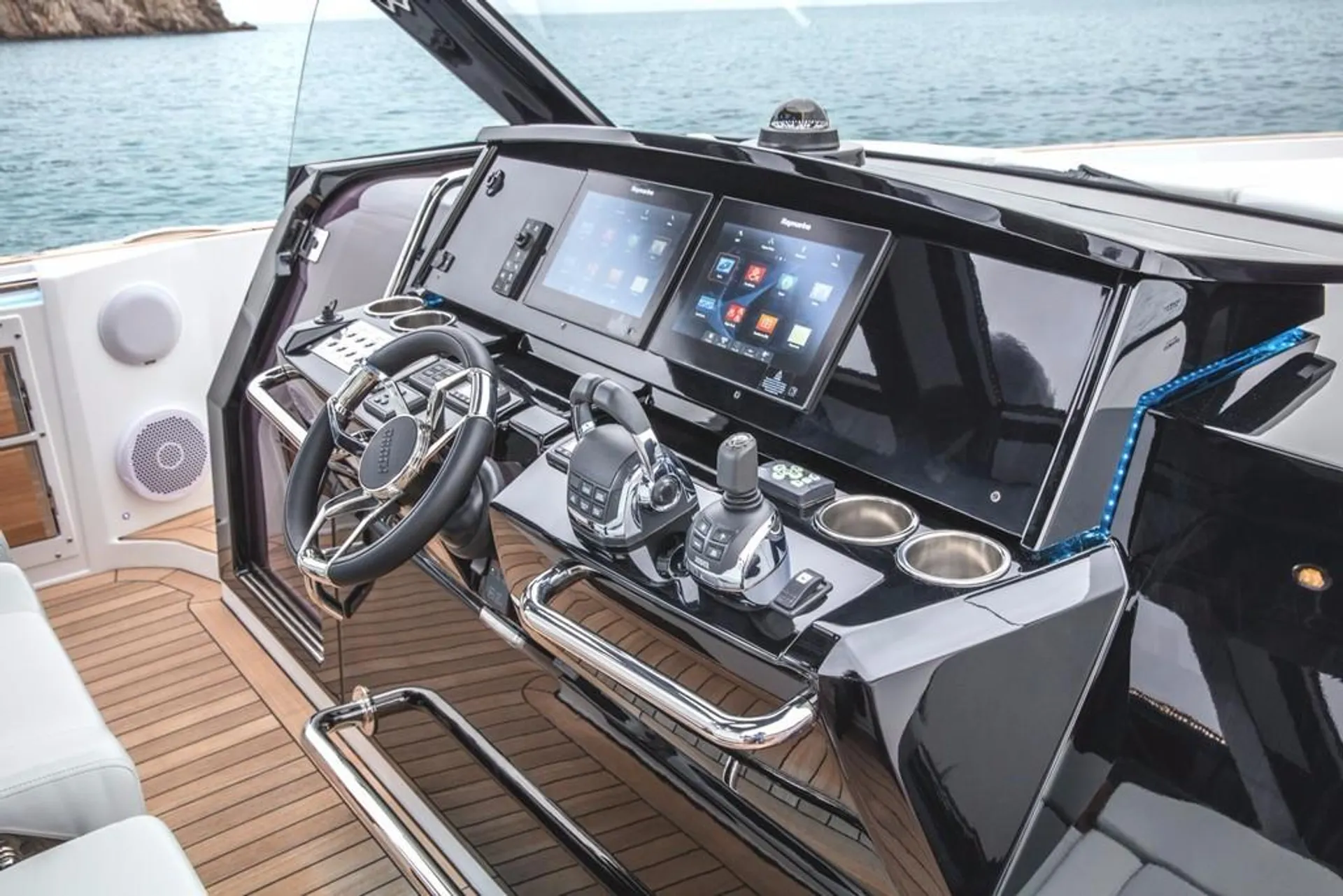The Chicago Experience: 44' Fjord — Sleek Design, Open Sky, Unmatched 