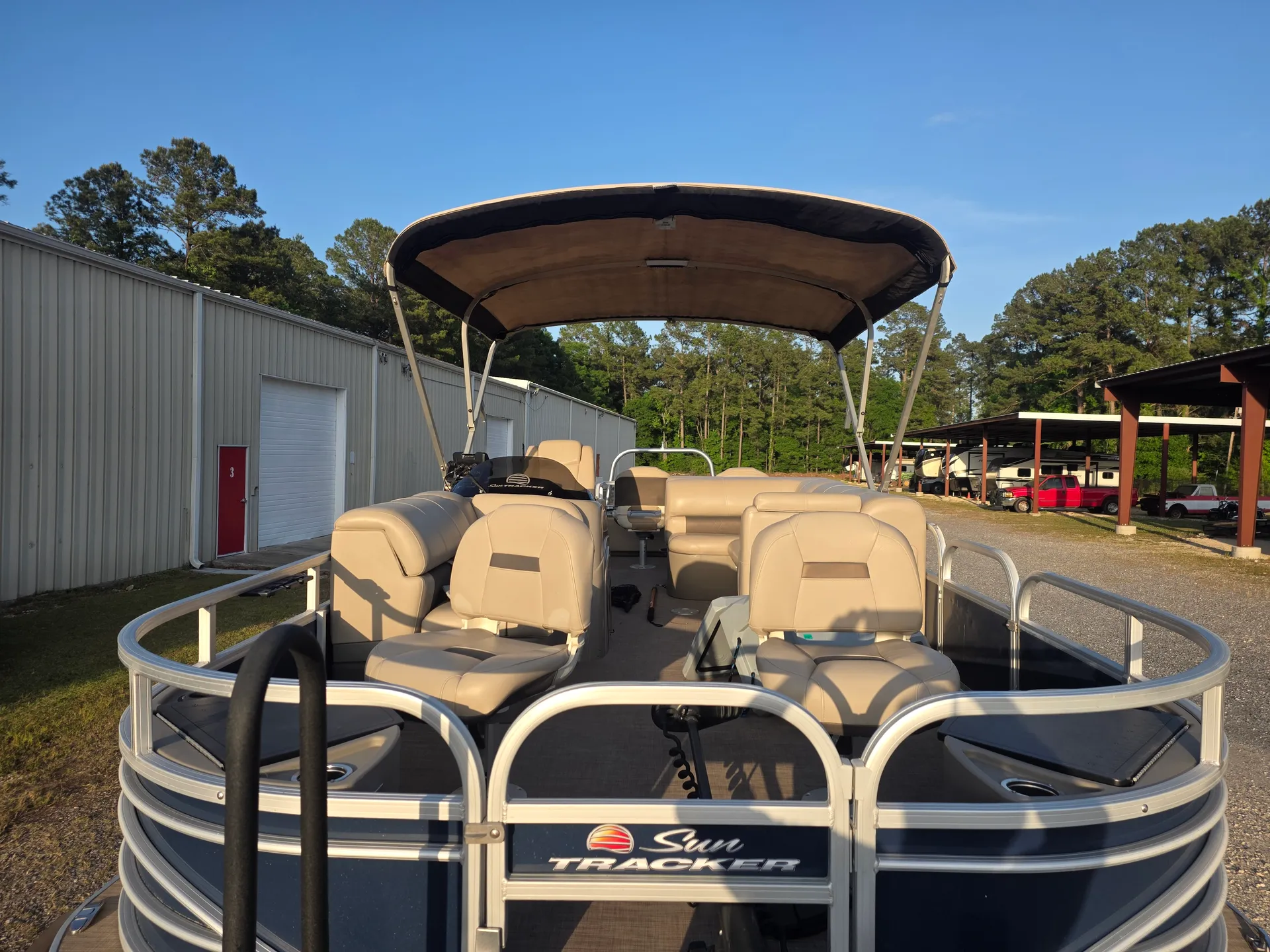 SUN TRACKER FISHIN' BARGE 22 DLX in Hammond, LA — photo 7