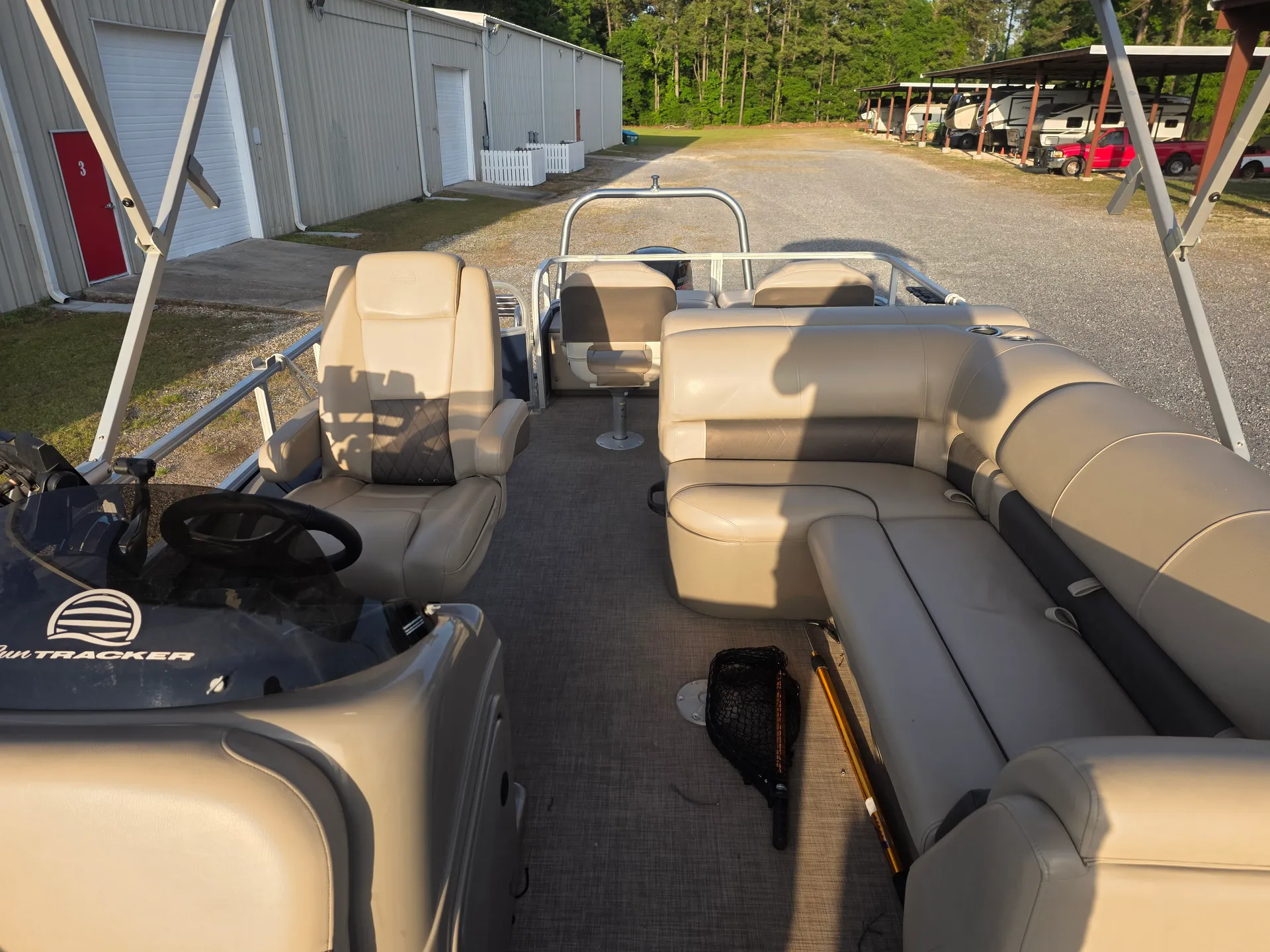 SUN TRACKER FISHIN' BARGE 22 DLX in Hammond, LA — photo 10