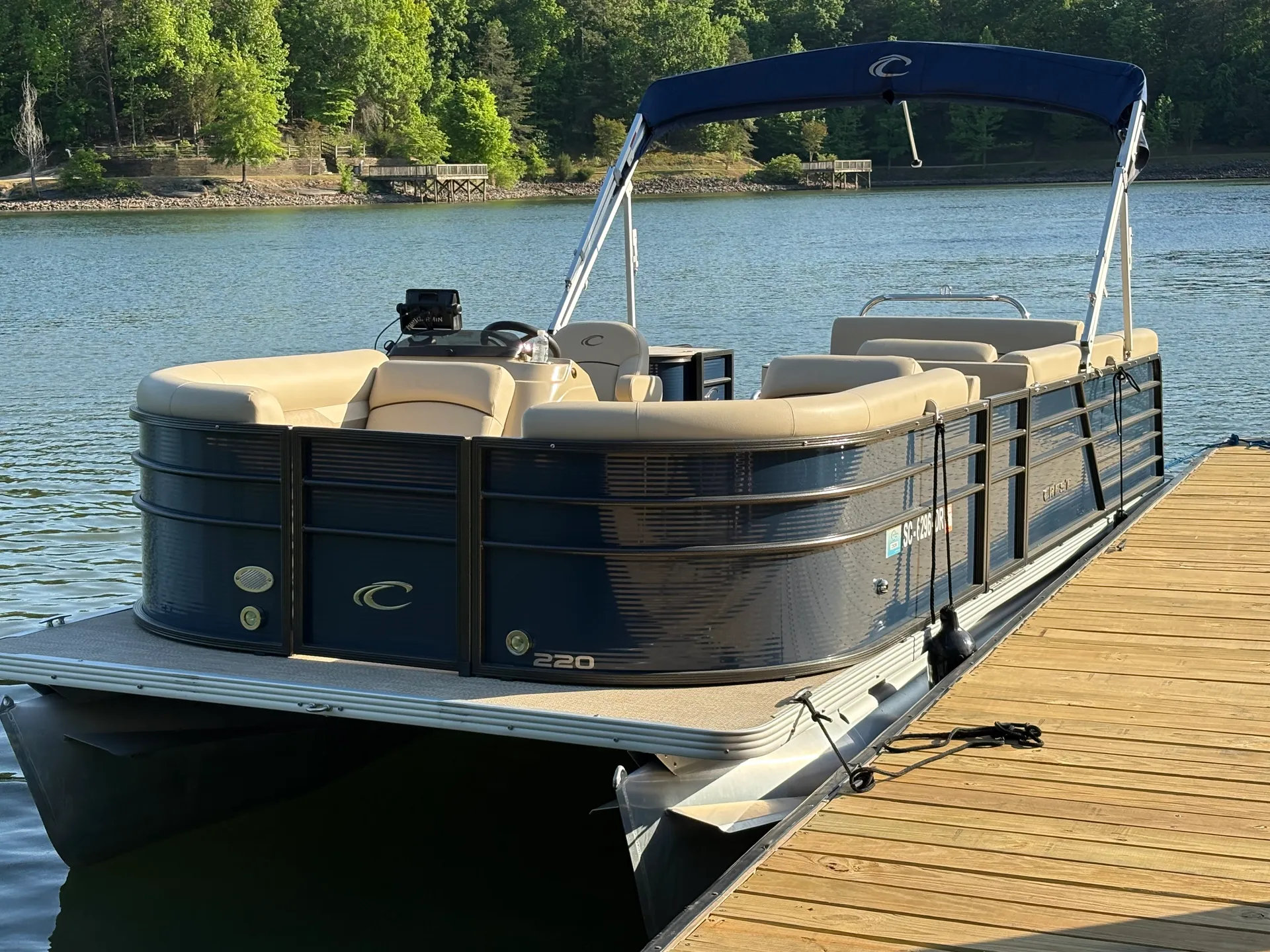 CREST PONTOONS 220 SLS CREST II in Clover, SC — photo 3