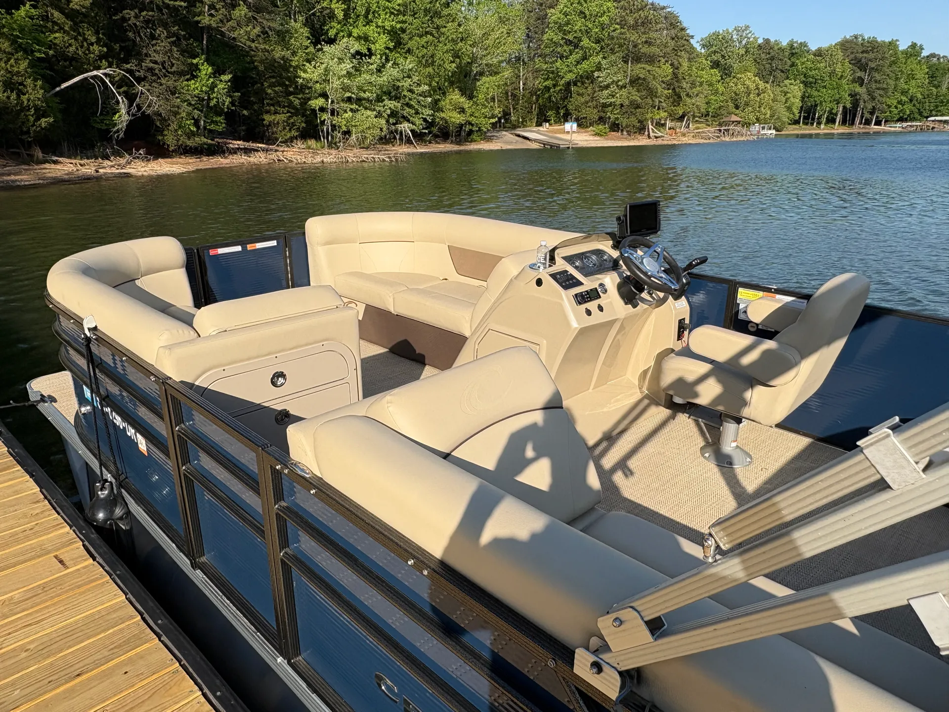 CREST PONTOONS 220 SLS CREST II in Clover, SC — photo 6