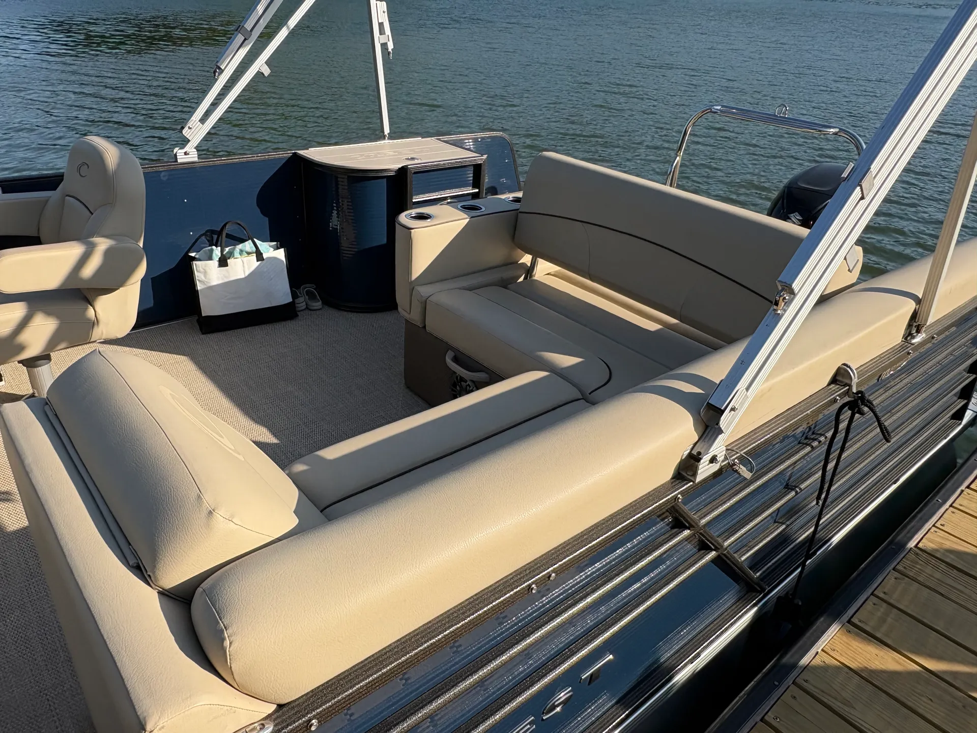 CREST PONTOONS 220 SLS CREST II in Clover, SC — photo 7