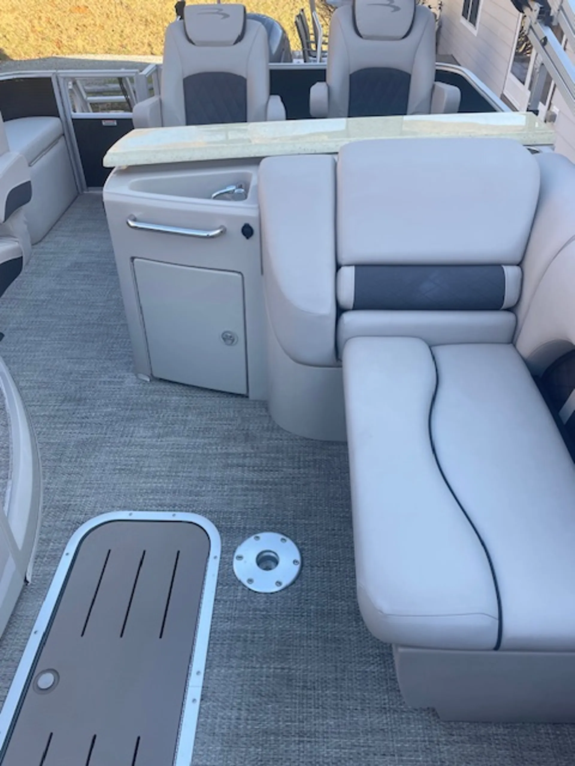 BENNINGTON MARINE 23 SBRX- PREMIUM in Butler, TN — photo 5
