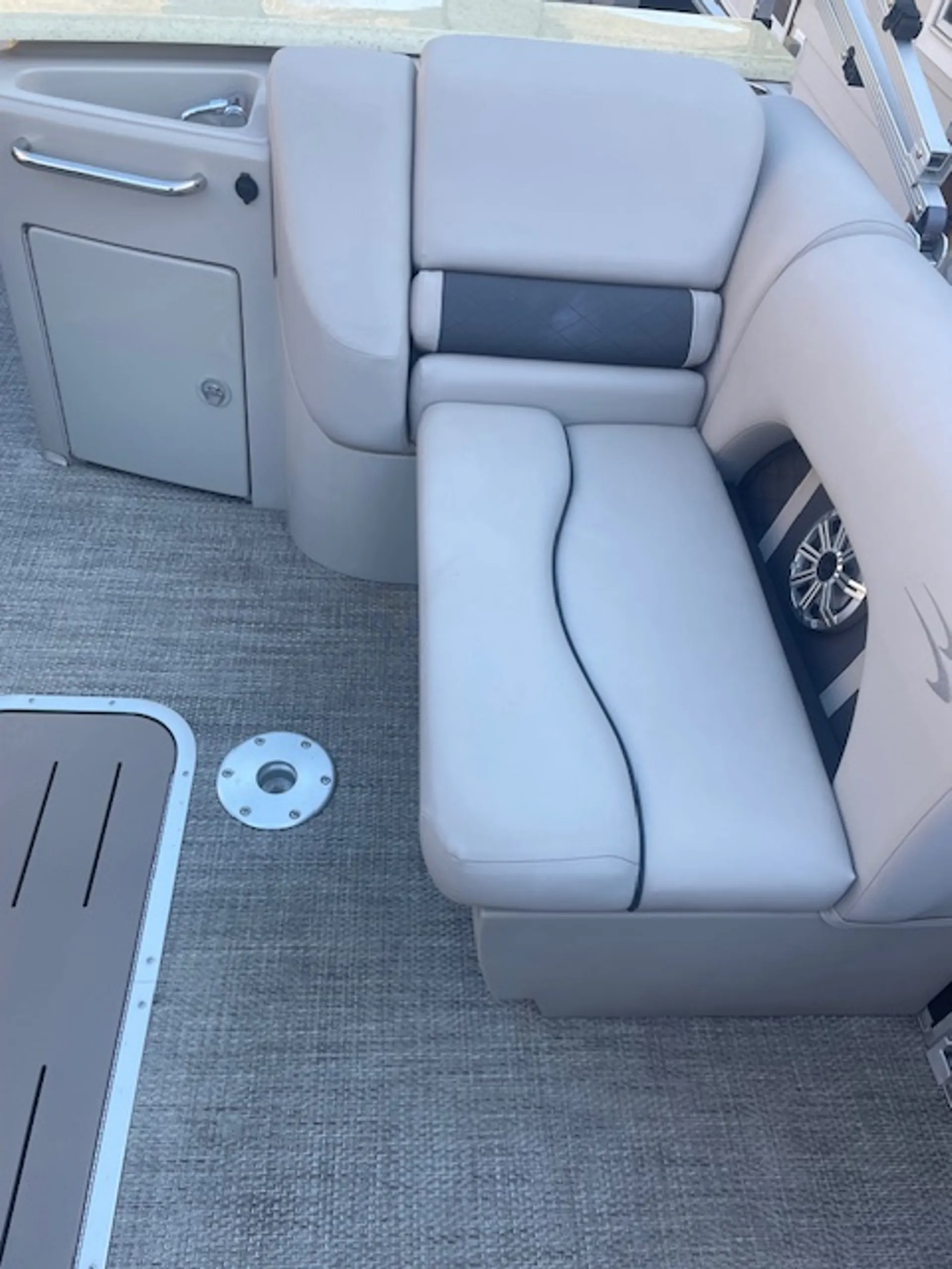 BENNINGTON MARINE 23 SBRX- PREMIUM in Butler, TN — photo 6
