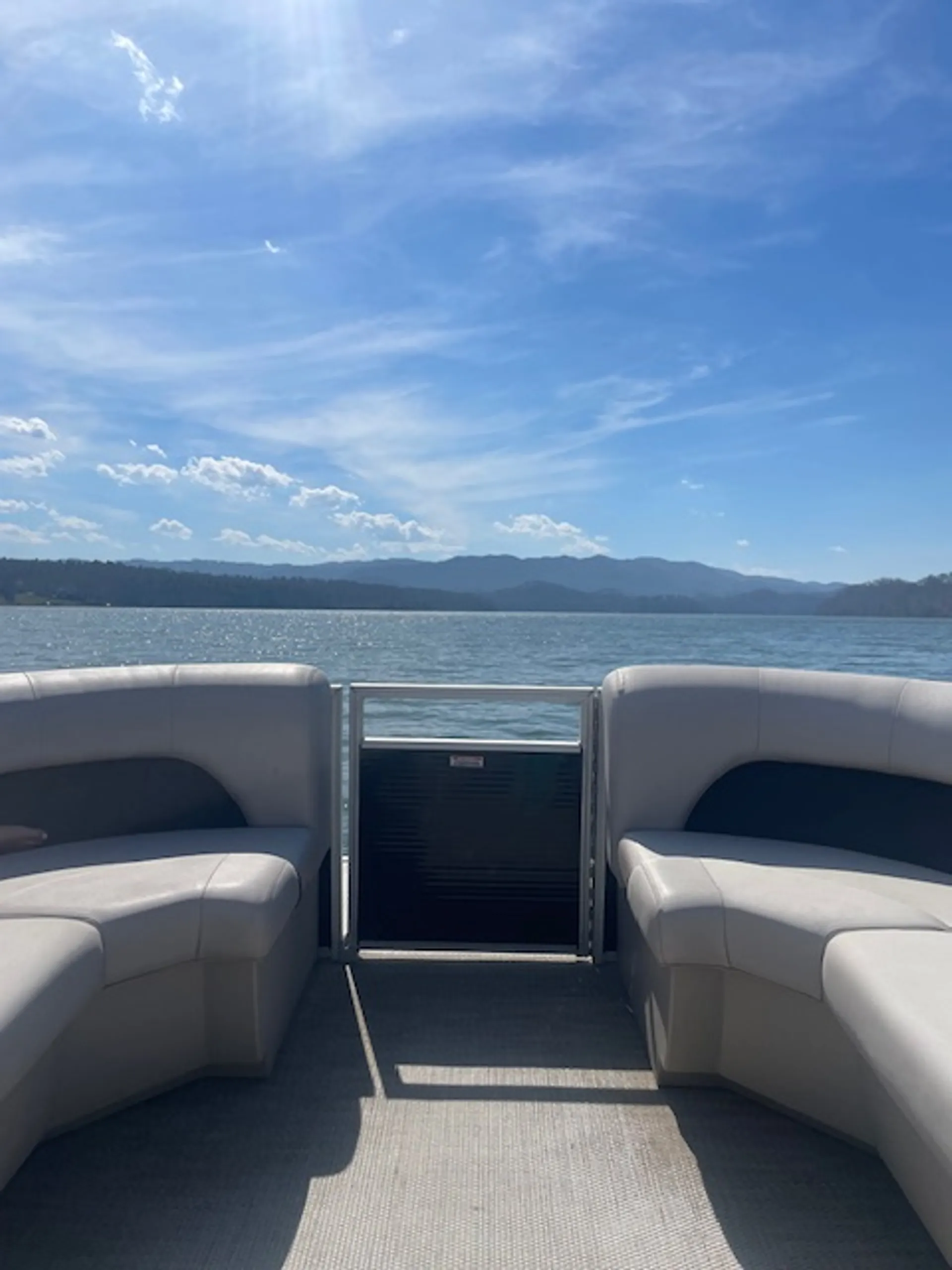 BENNINGTON MARINE 23 SBRX- PREMIUM in Butler, TN