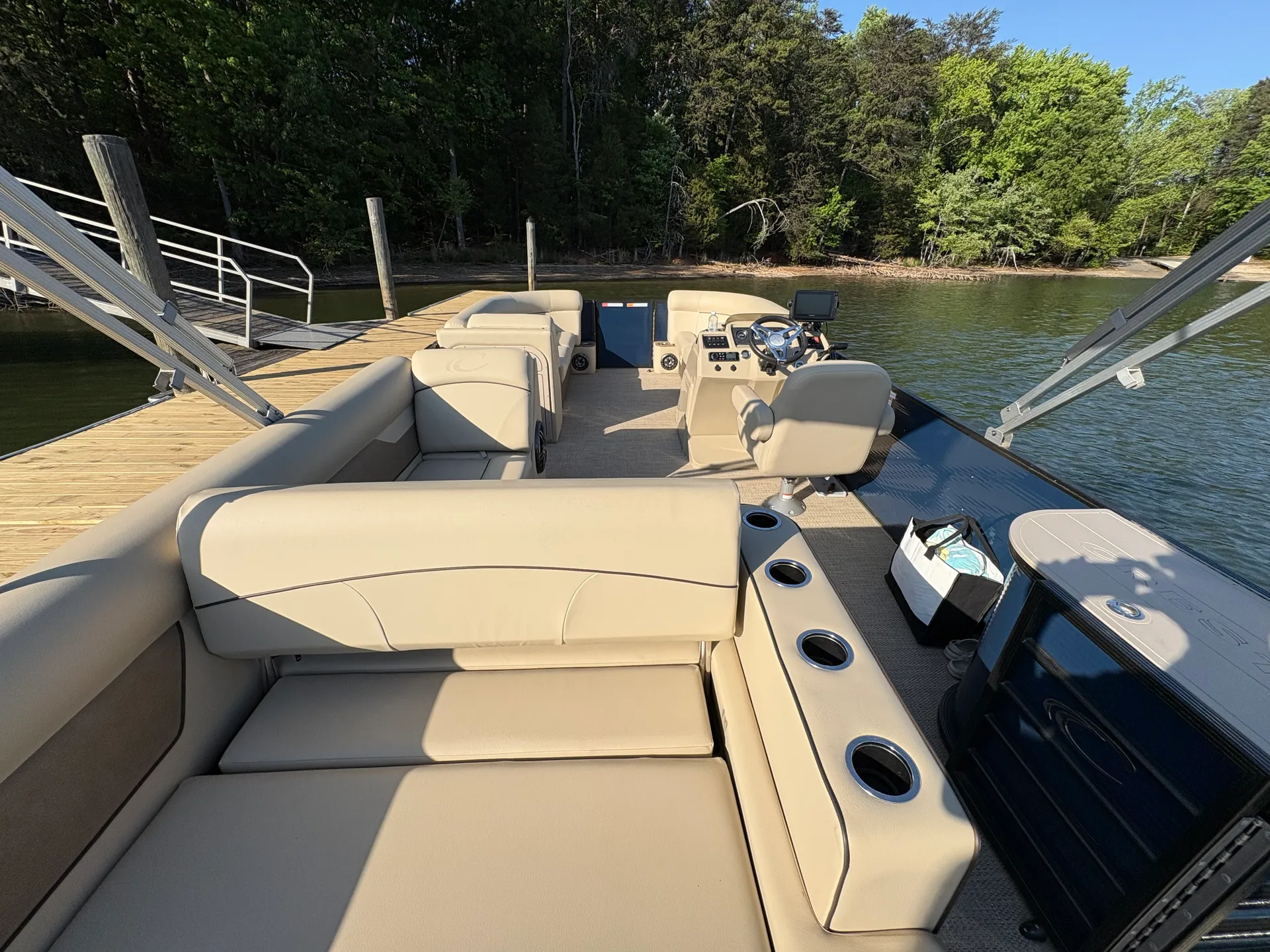 CREST PONTOONS 220 SLS CREST II in Clover, SC — photo 8