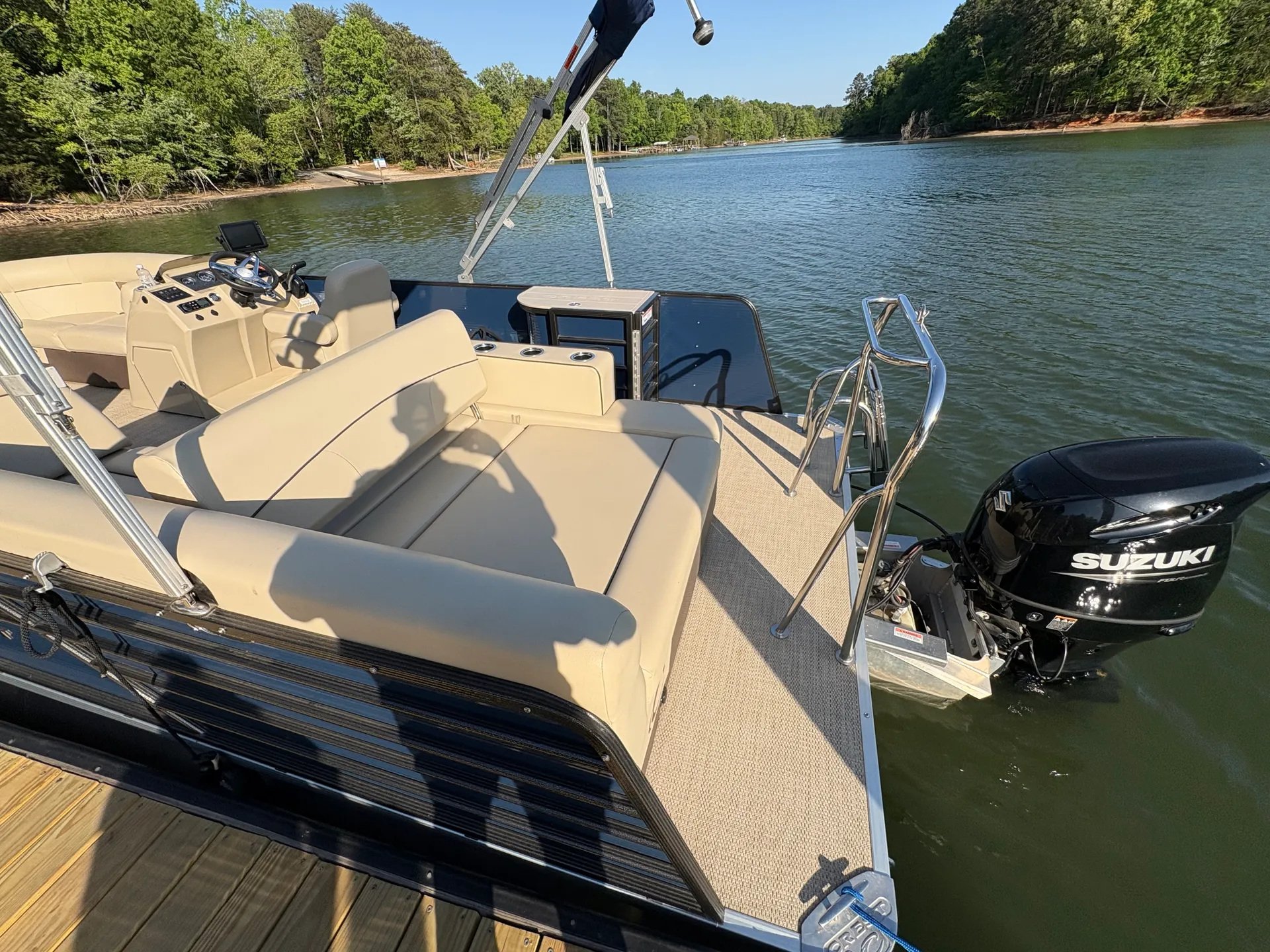 CREST PONTOONS 220 SLS CREST II in Clover, SC — photo 2