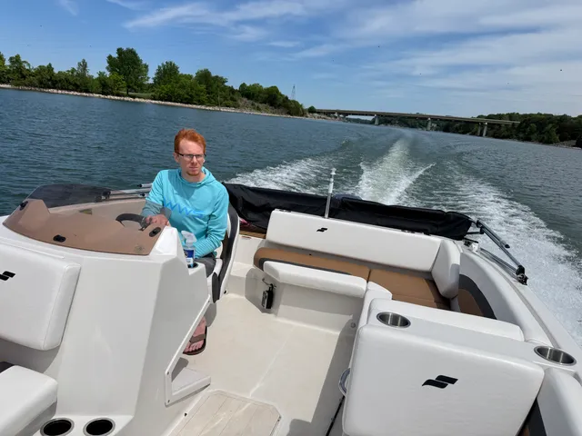 Rent a STARCRAFT MARINE deck boat in Lenoir City, TN near me