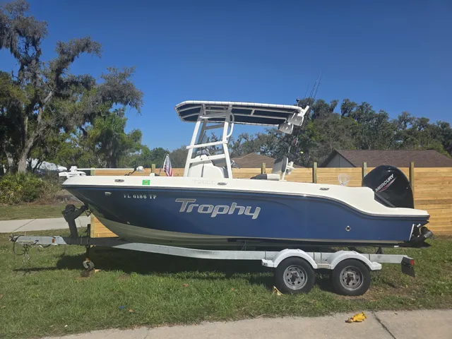 Rent a BAYLINER bass boat in Palmetto, FL near me
