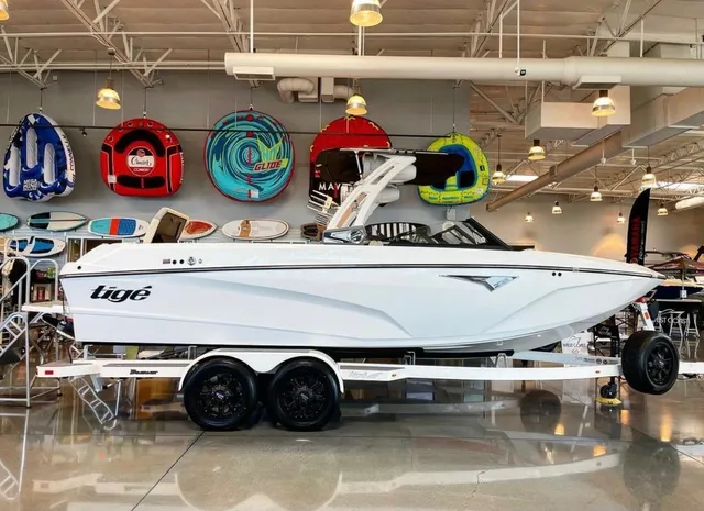 Rent a Tige' Boats ski and wakeboard in Graford, TX near me