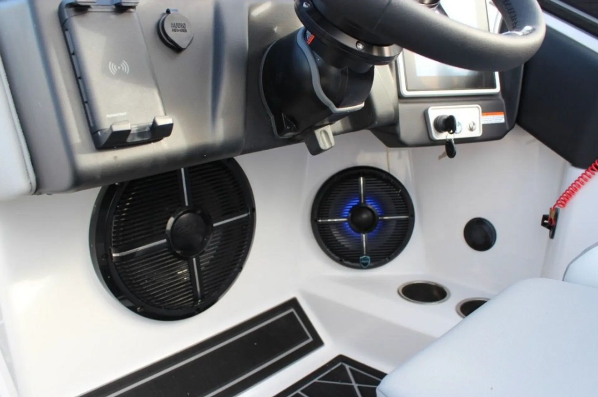 Tige' Boats Z1 in Graford, TX — photo 4