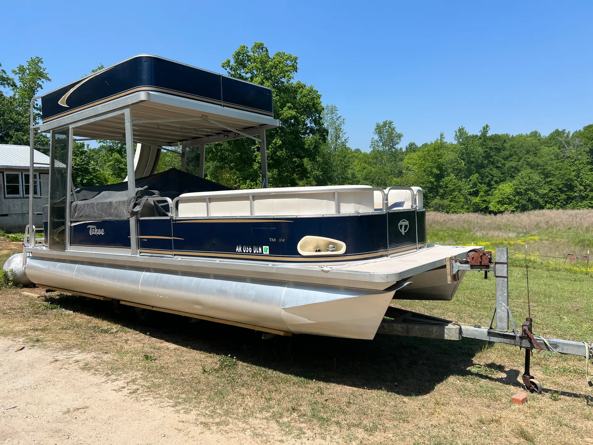 TAHOE PONTOONS 24' VISTA in Iva, SC — photo 2