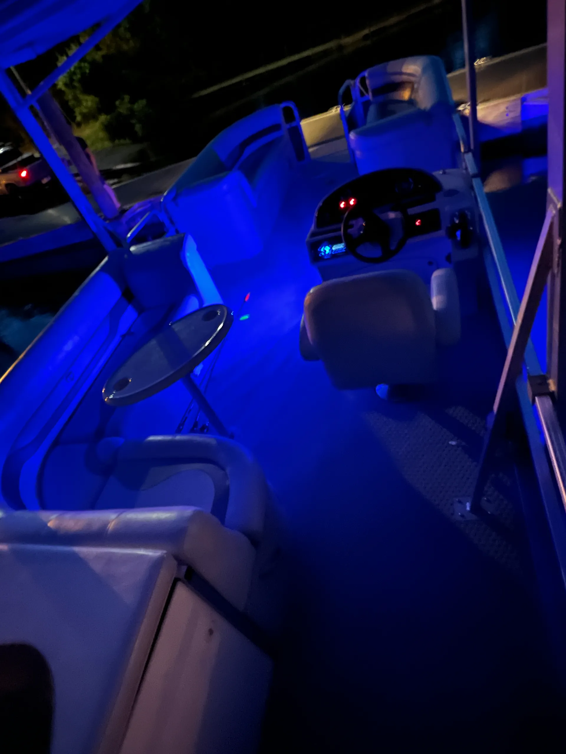 TAHOE PONTOONS 24' VISTA in Iva, SC — photo 3