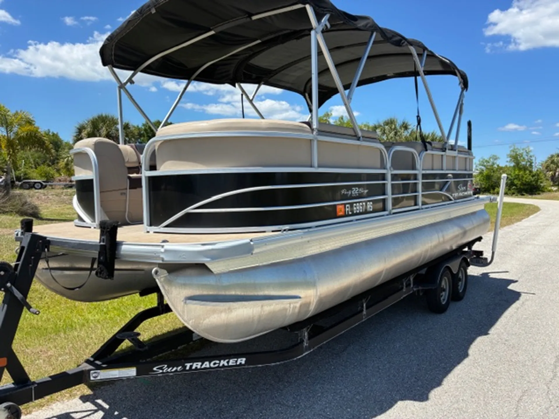 SUN TRACKER PARTY BARGE 22 DLX in Placida, FL — photo 2