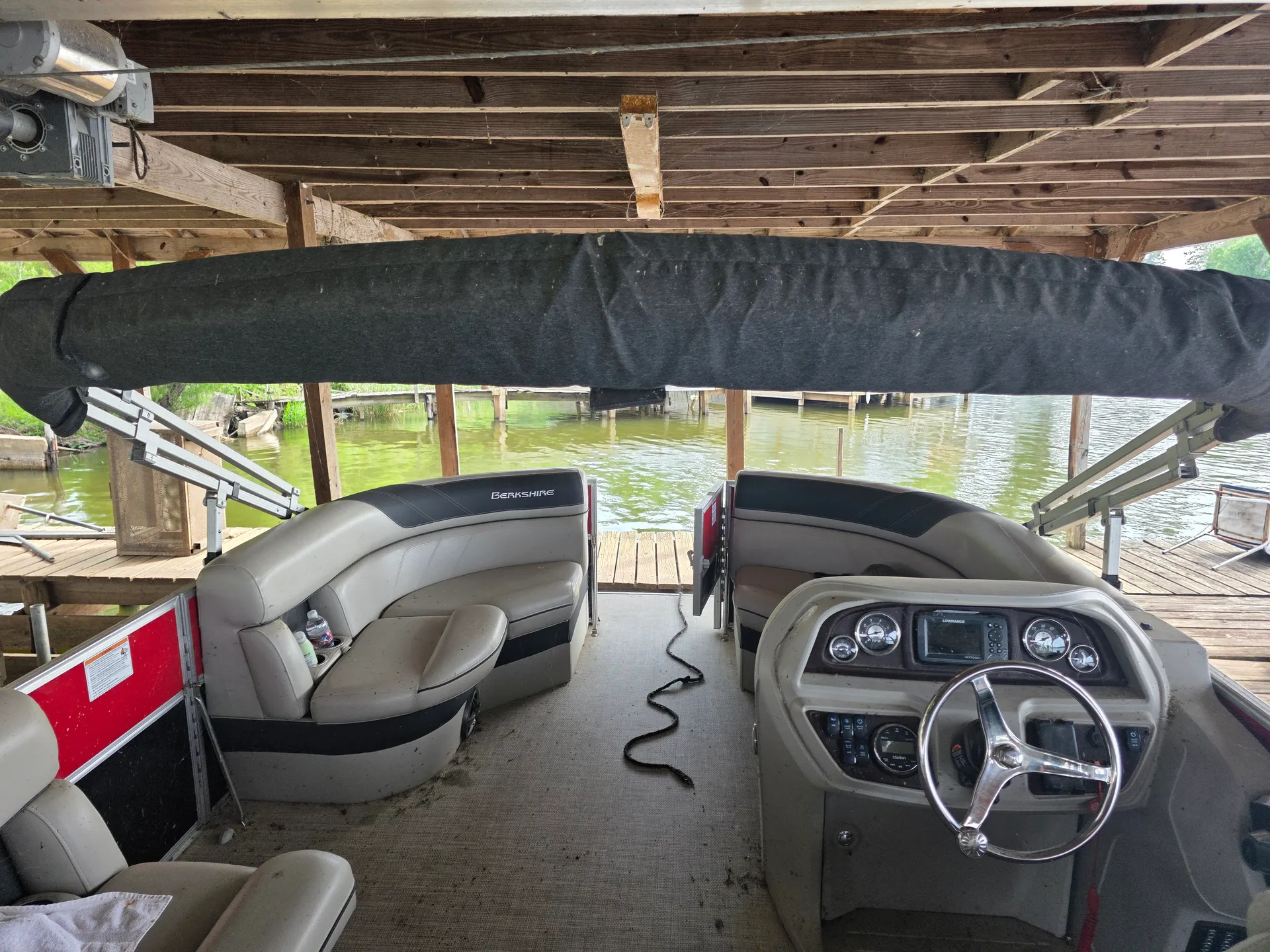 BERKSHIRE PONTOONS 22RFC LE in Frankston, TX — photo 5