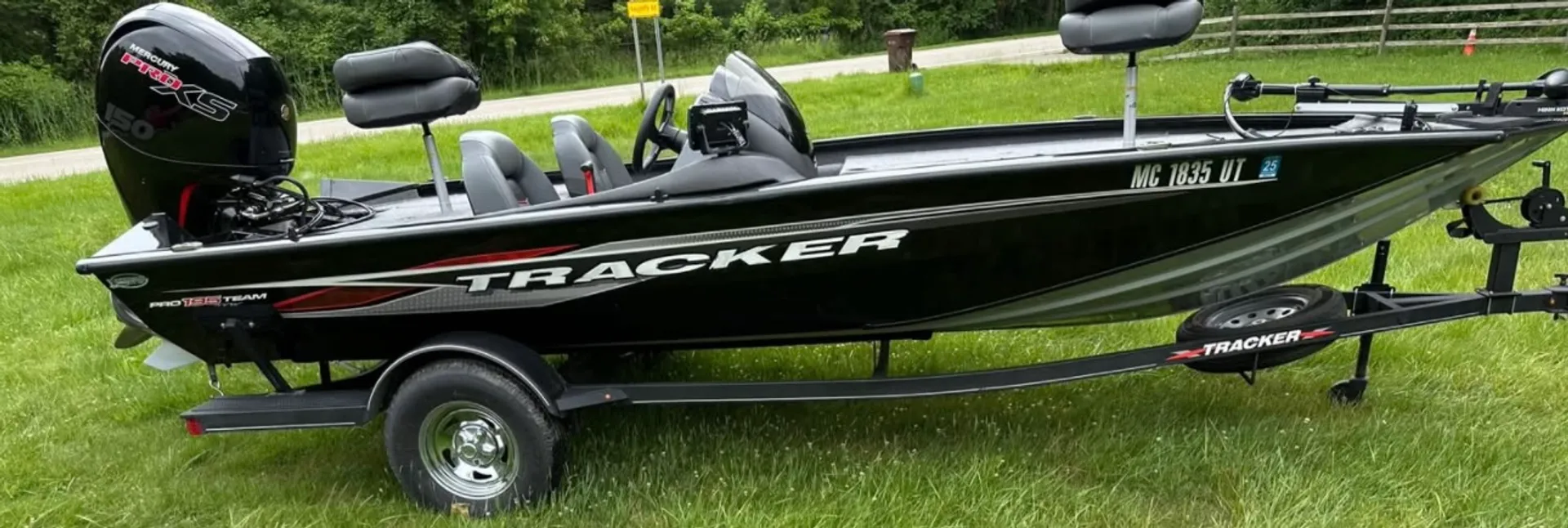 TRACKER BY TRACKER MARINE PRO TEAM 195 TXW TOURNAMENT ED. in Belleville, MI