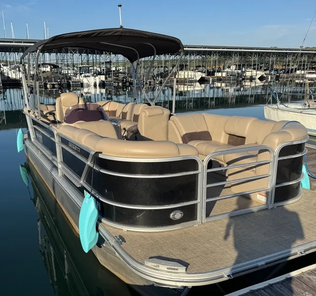 Rent a Suncatcher / 
G3 Boats pontoon in Flowery Branch, GA near me
