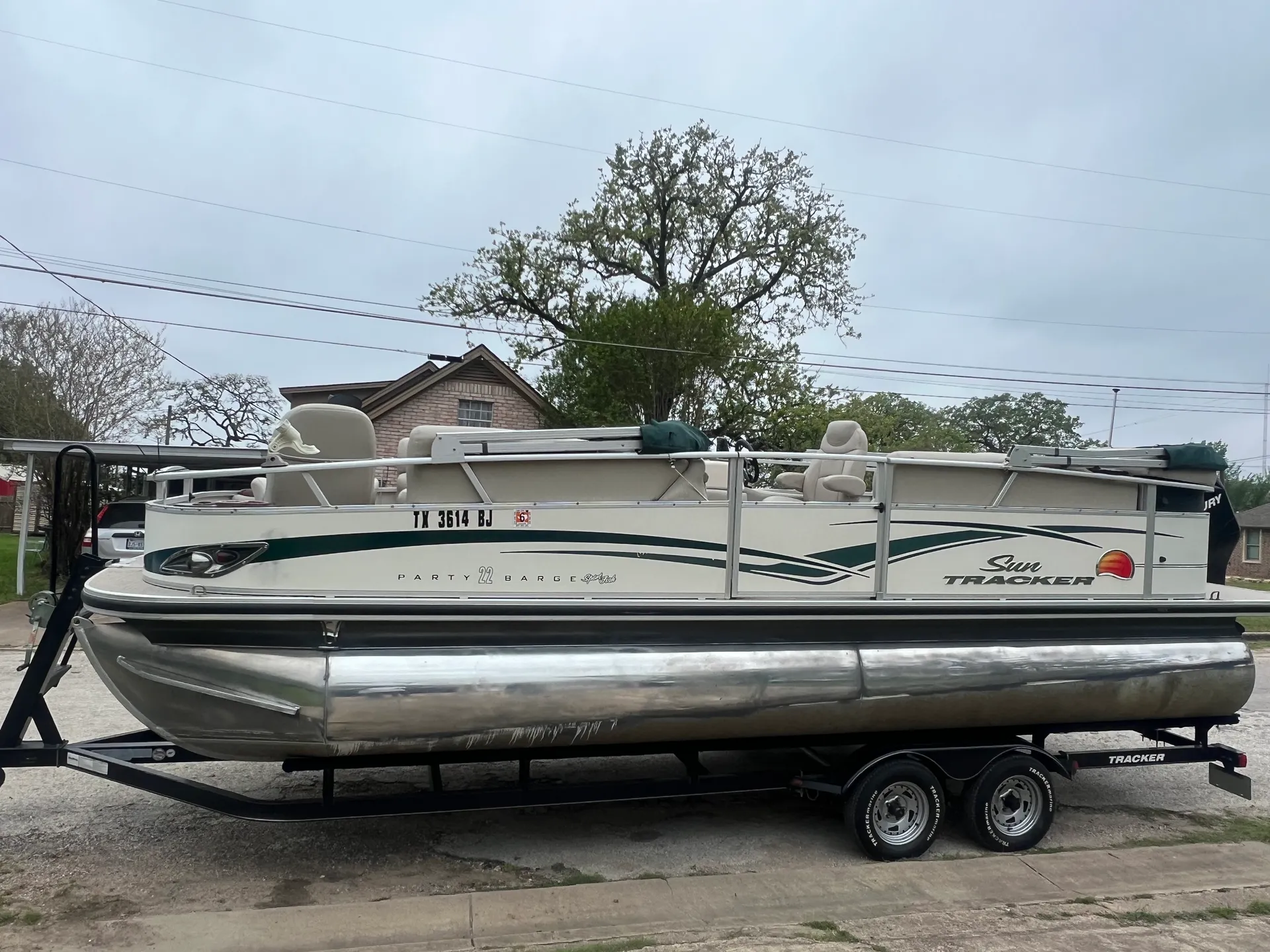 Suntracker Regency 22ft Sportfish in Brenham, TX — photo 6