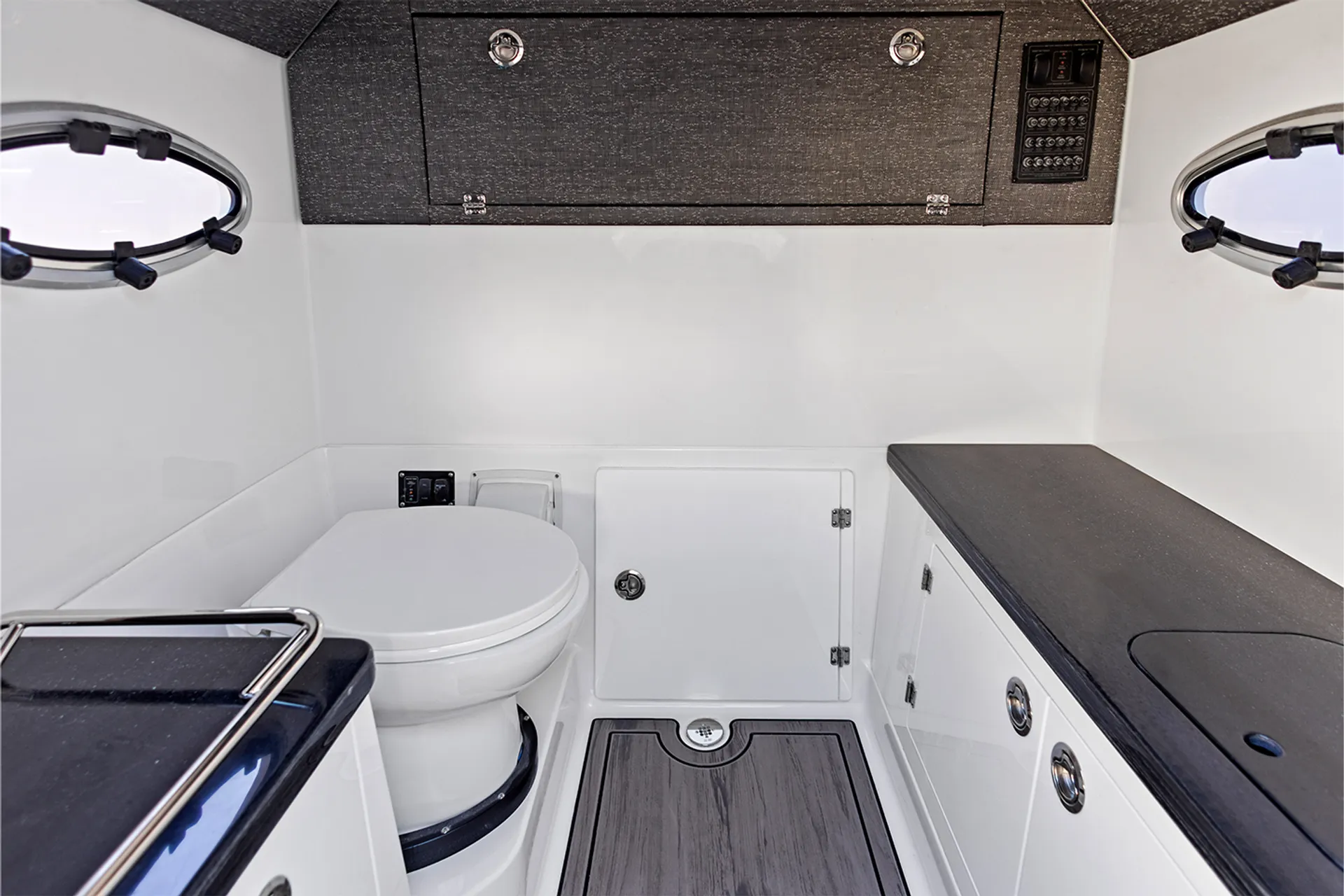 MONTEREY BOATS ELITE 27 in Lacey Township, NJ — photo 4