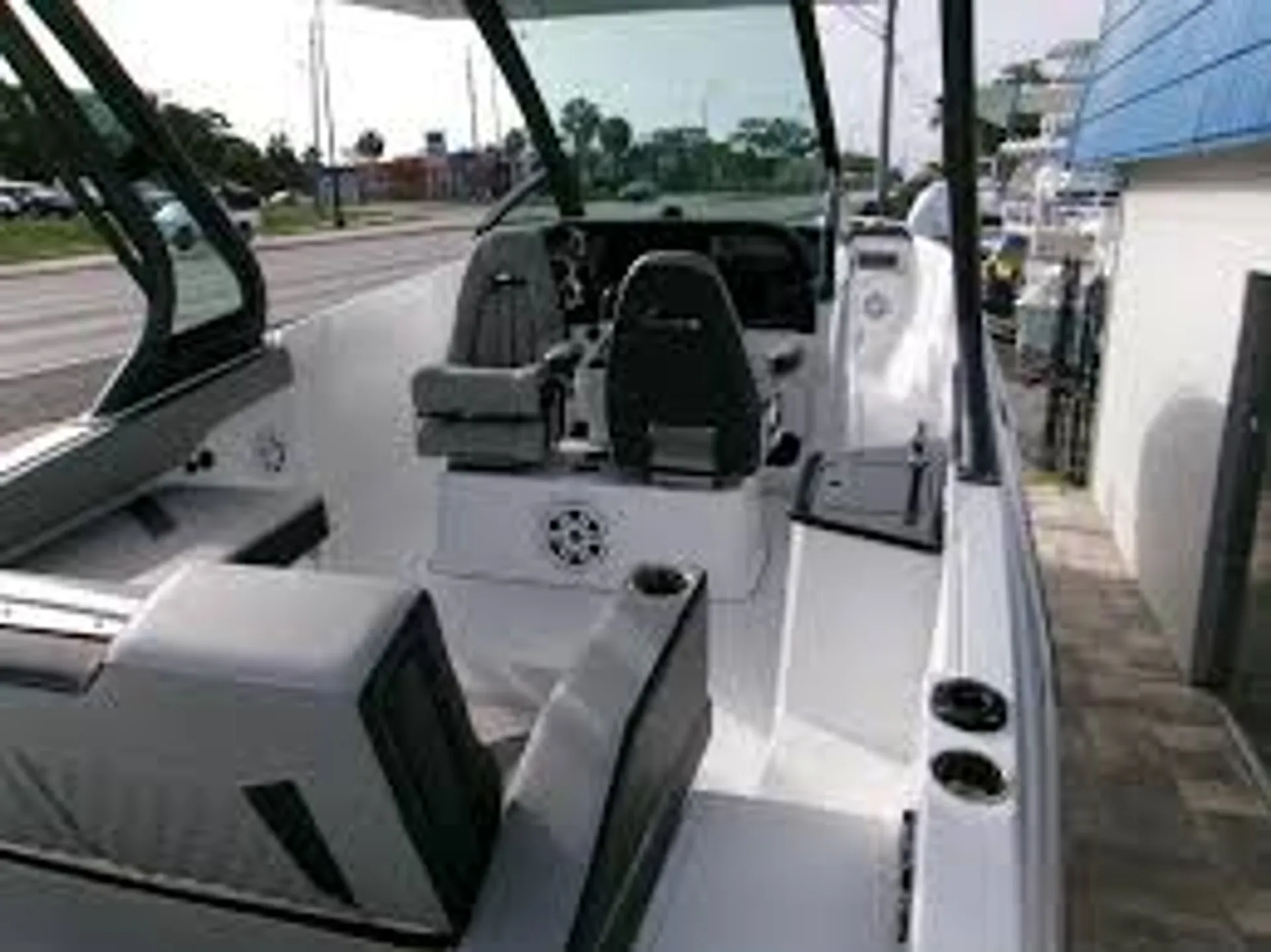 MONTEREY BOATS ELITE 27 in Lacey Township, NJ — photo 5