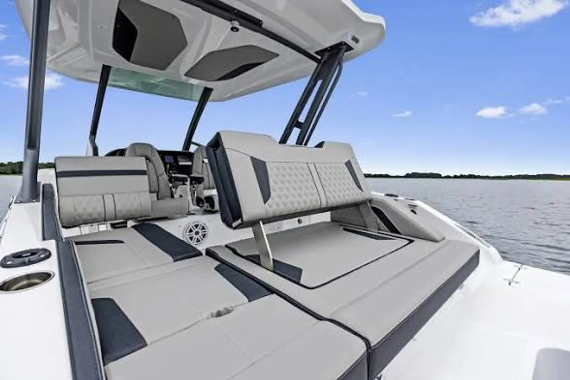 MONTEREY BOATS ELITE 27 in Lacey Township, NJ — photo 6