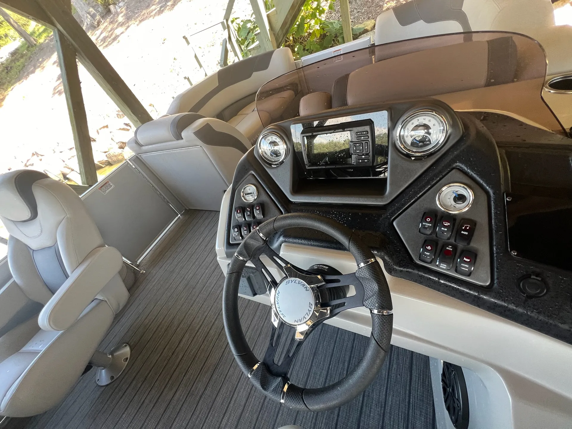 SYLVAN MARINE L-3 DLZ TRITOON in Mount Gilead, NC — photo 9
