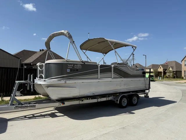 Rent a G3 Sun Catcher pontoon in Montgomery, TX near me